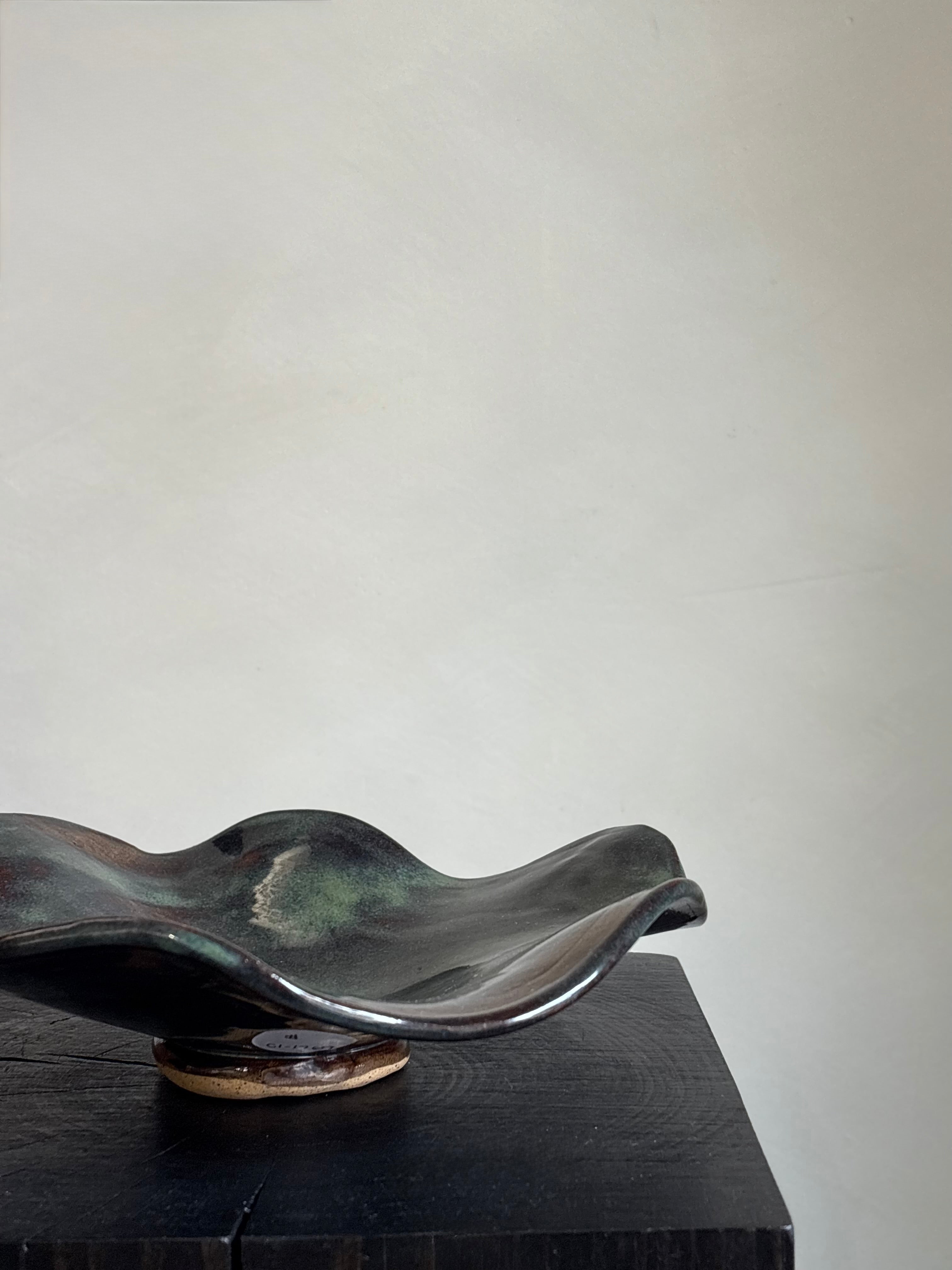 MULTI-TONED WAVED BOWL