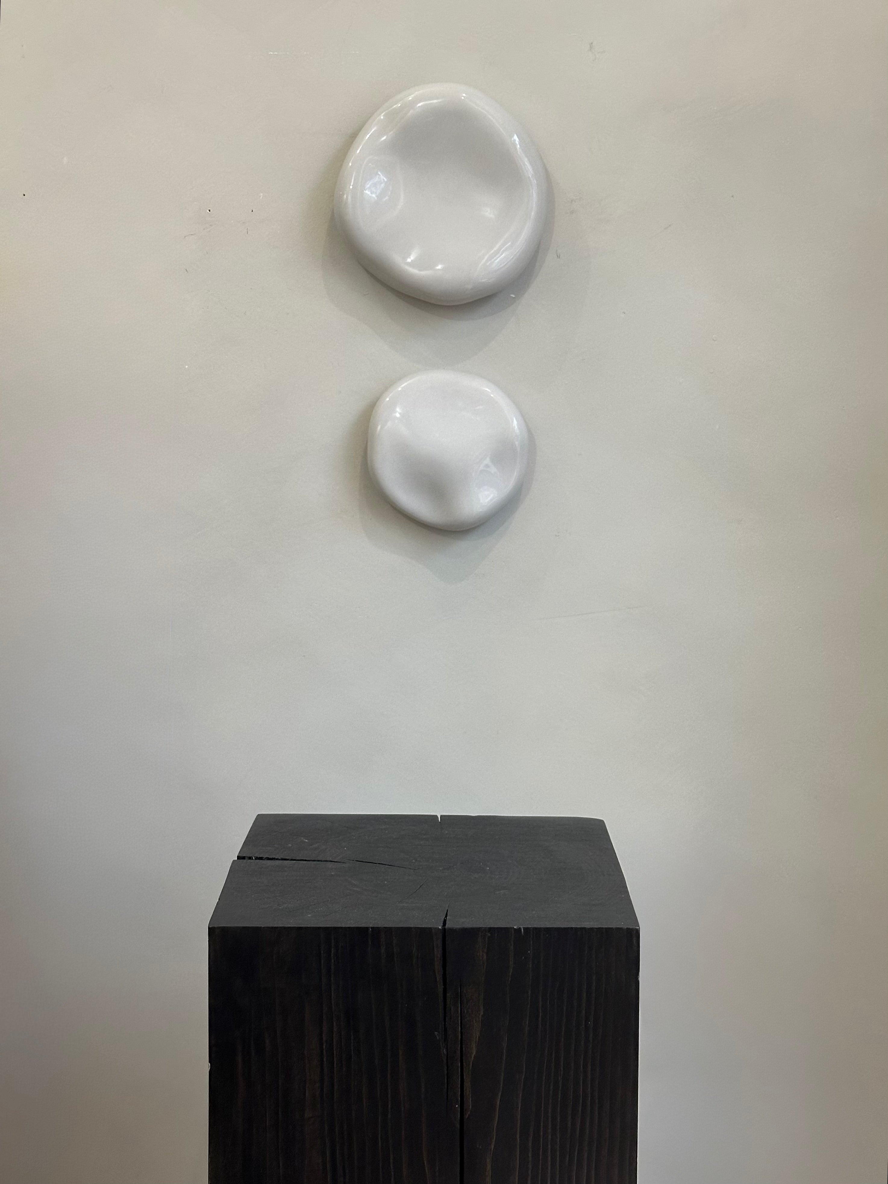 CERAMIC PEBBLE WALL DECOR