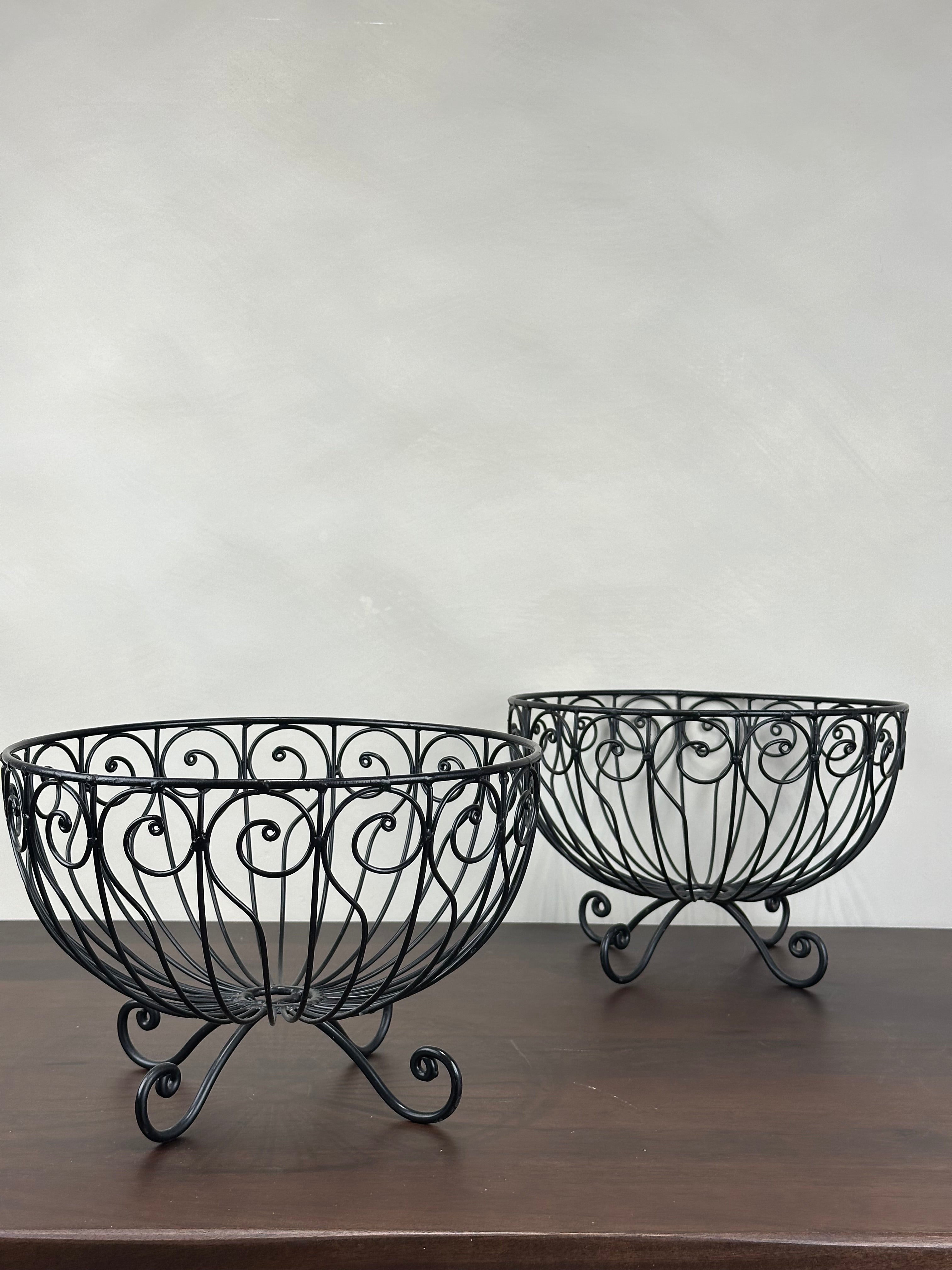 FOOTED METAL BOWL