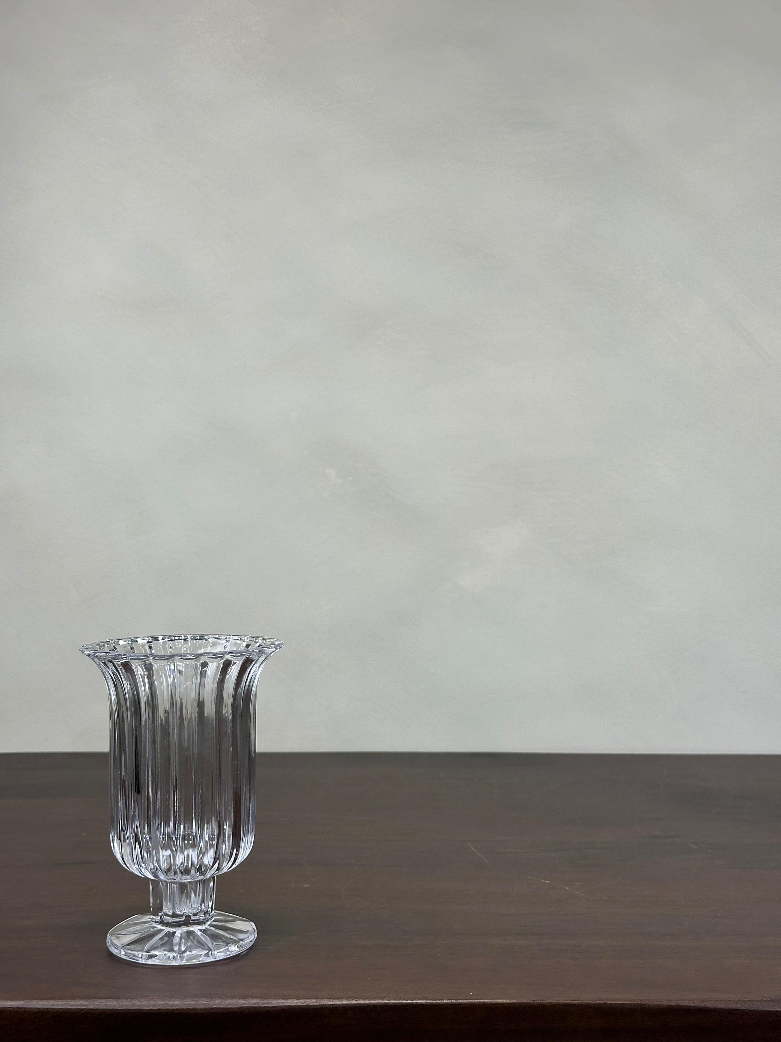 SMALL PEDESTAL VASE
