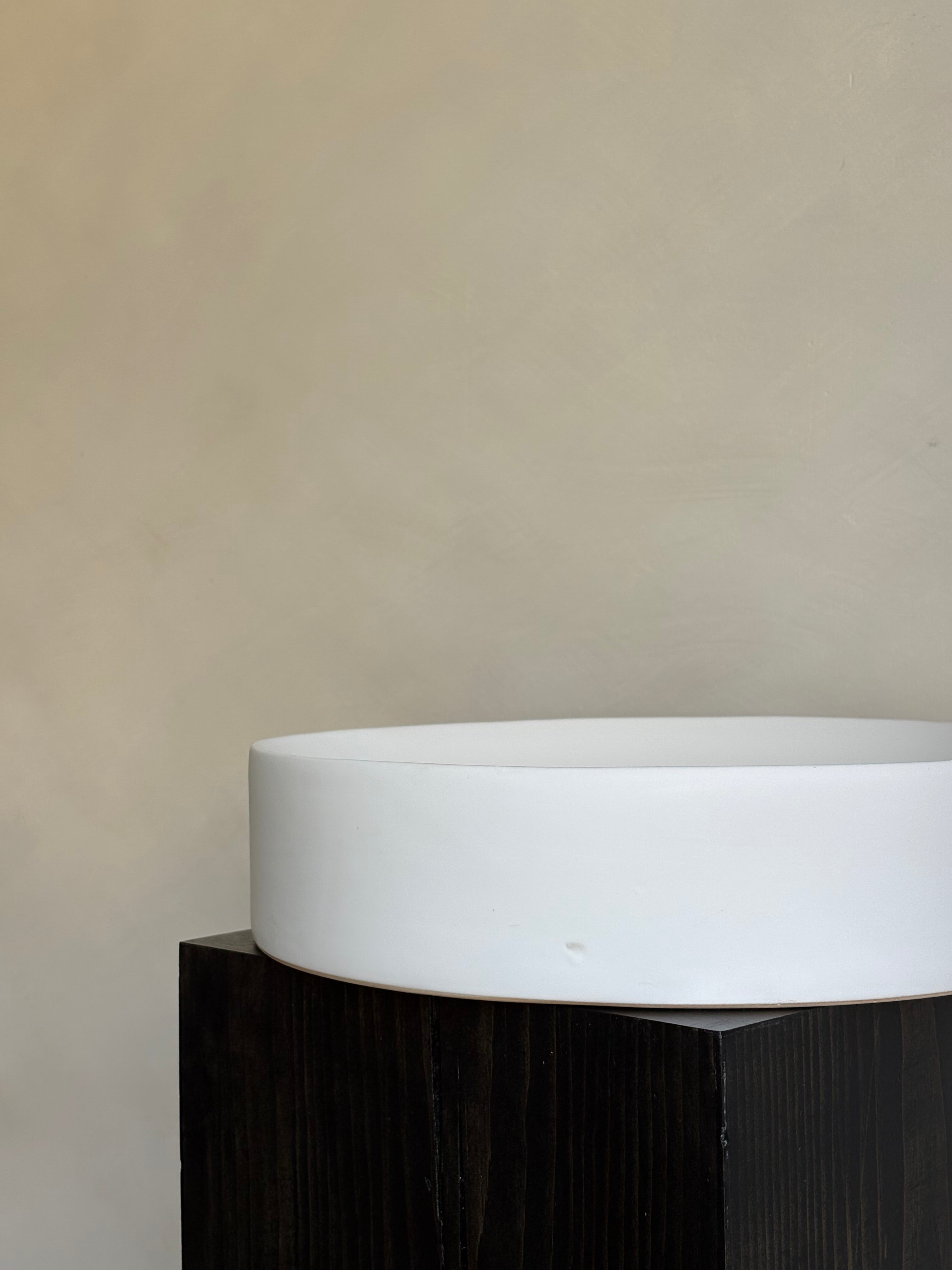 WHITE DISPLAY BOWL