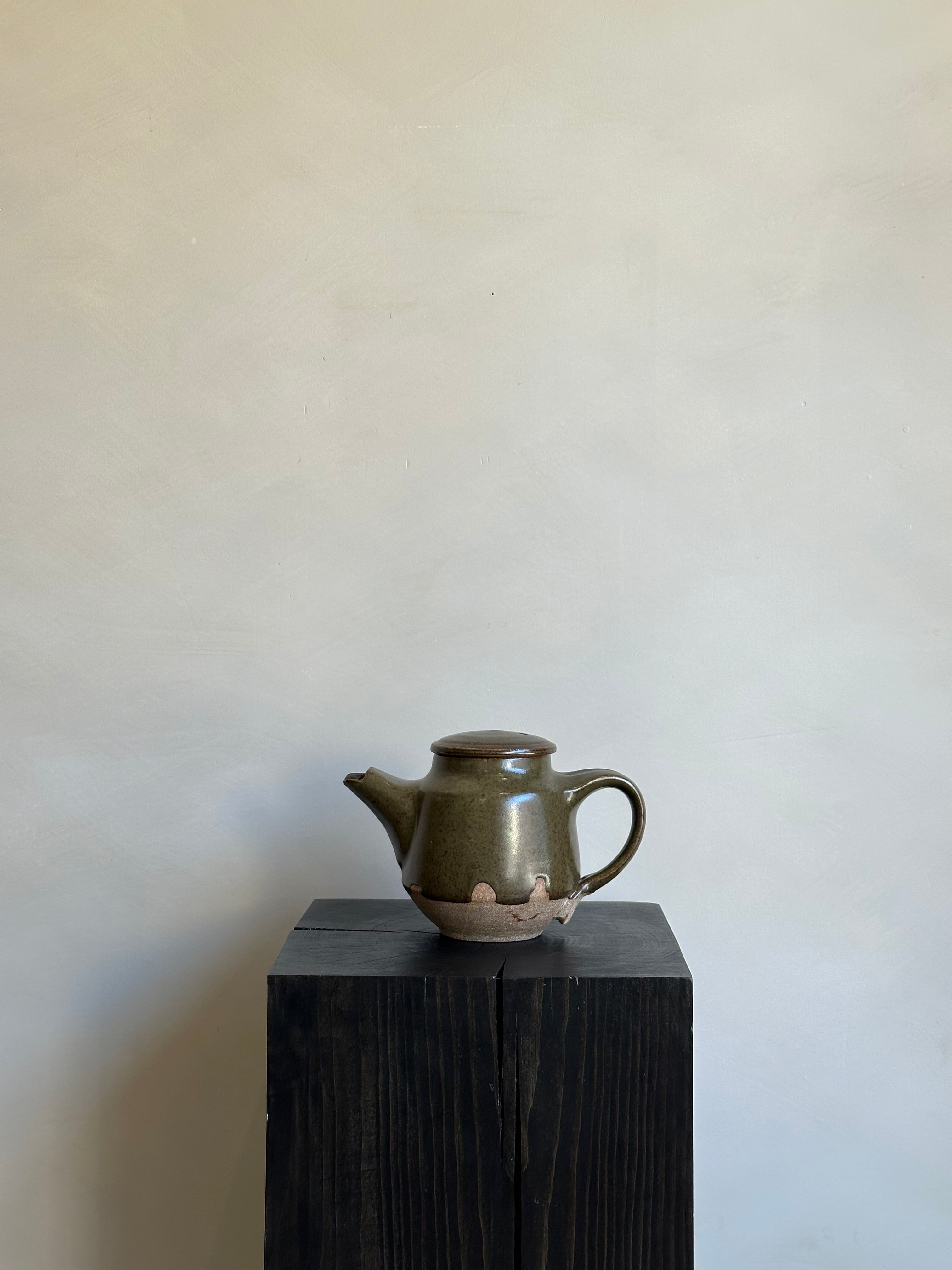 HANDCRAFTED TEA POT