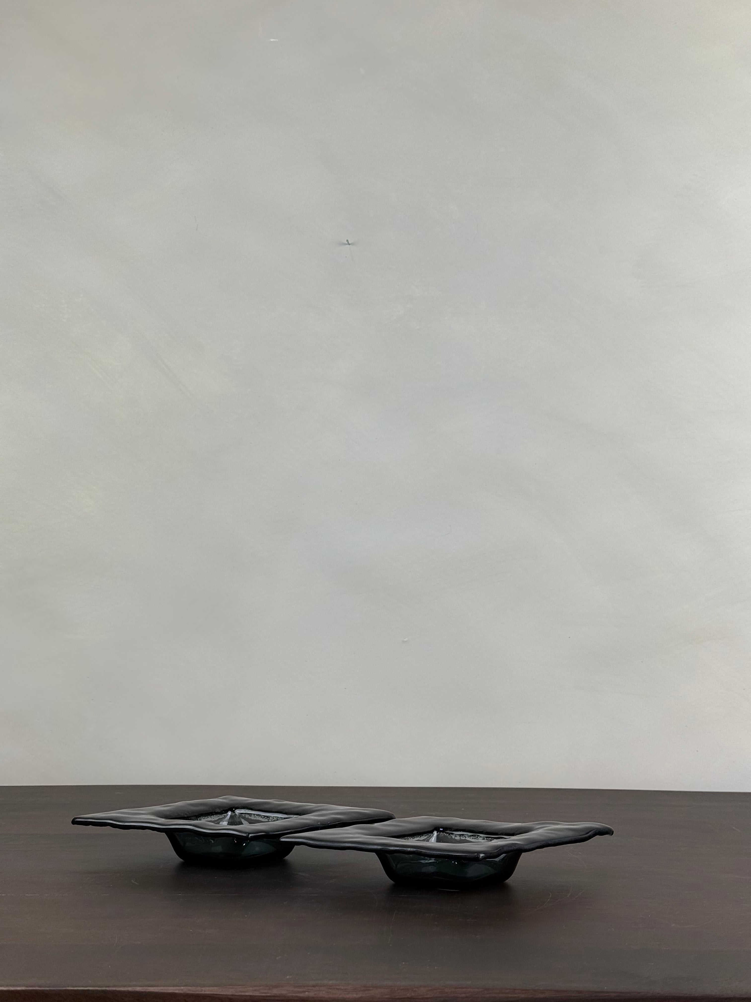 DIAMOND SHAPED GLASS DISH