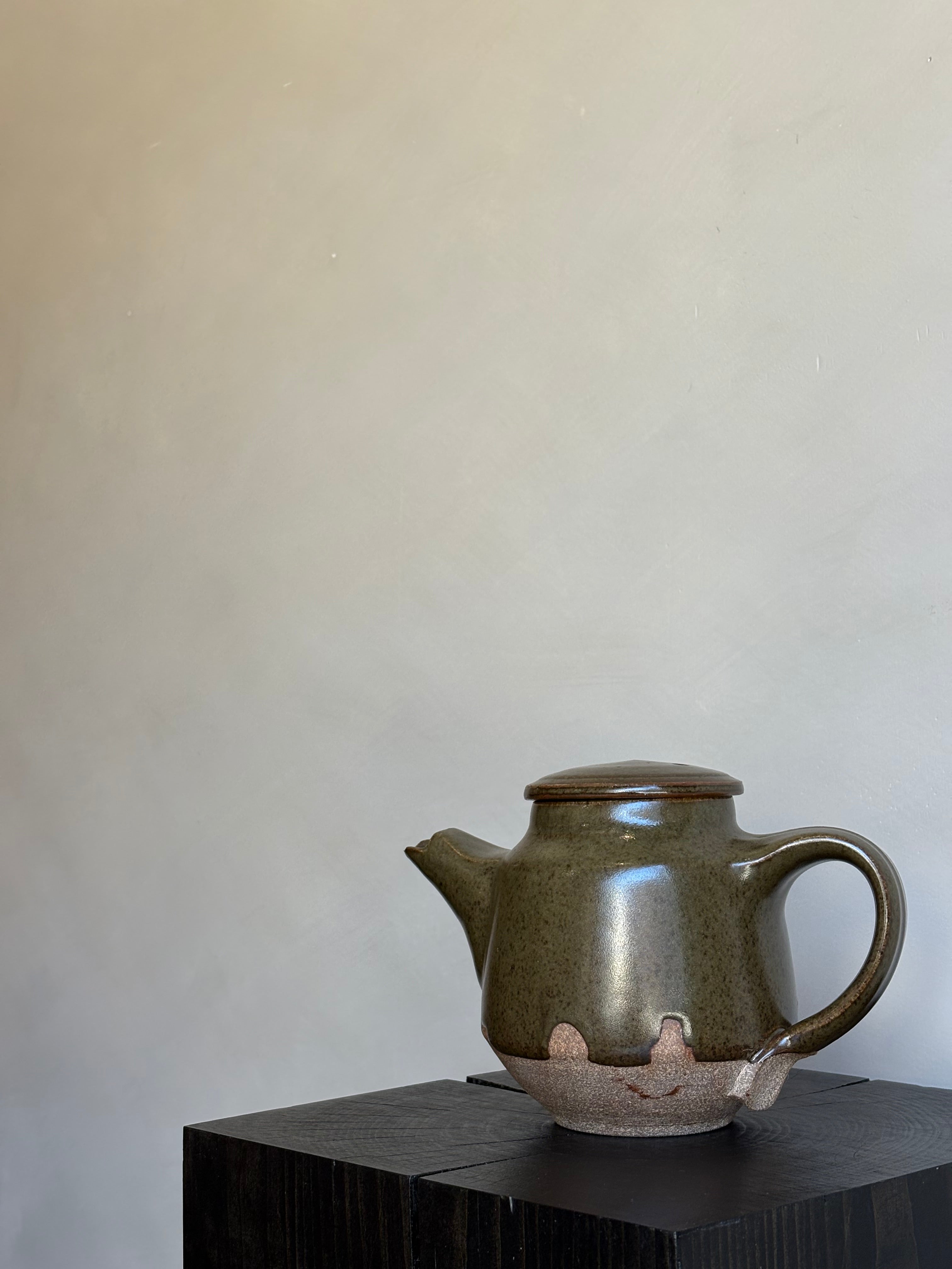 HANDCRAFTED TEA POT