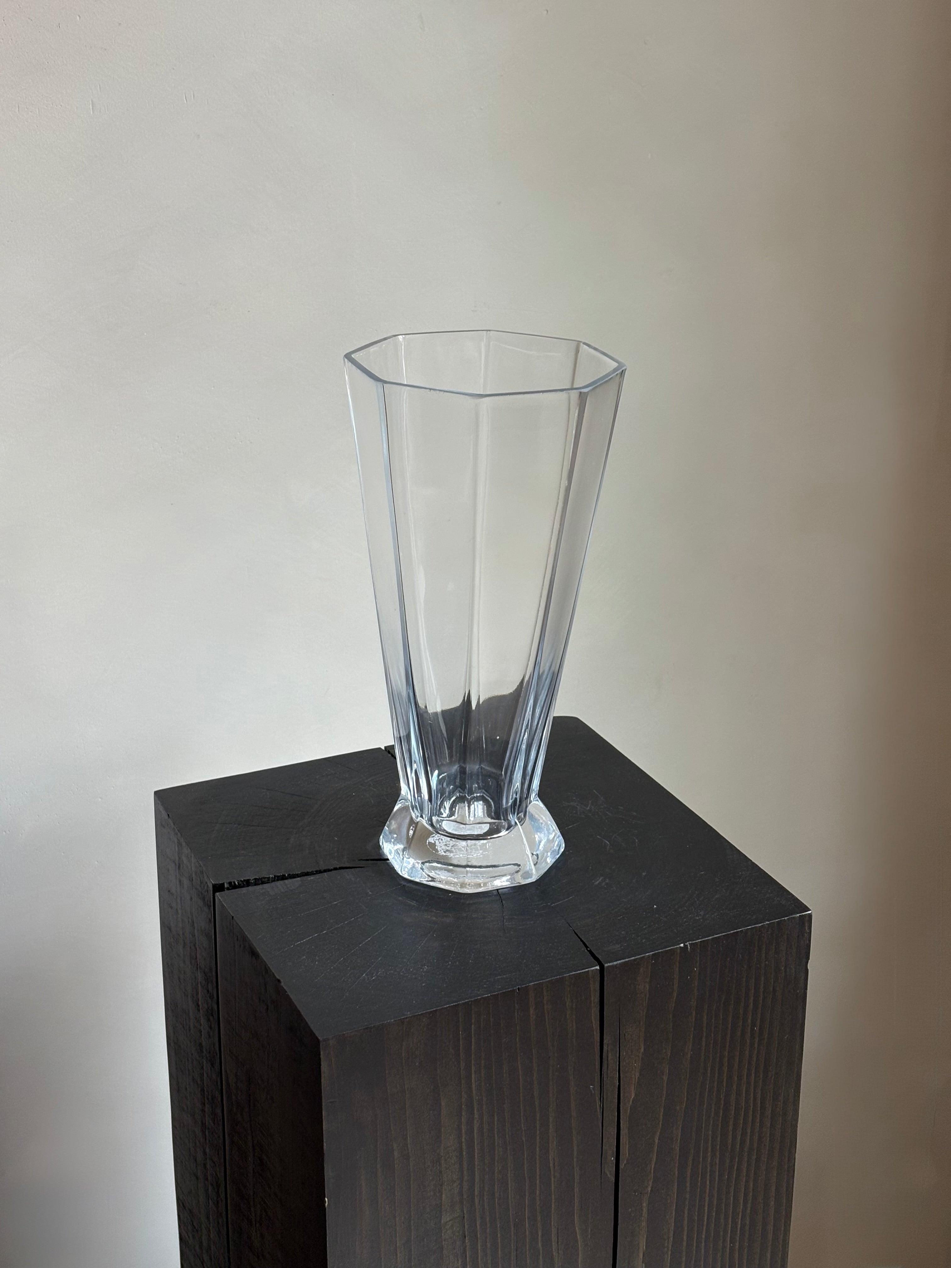 FLARED GLASS VASE