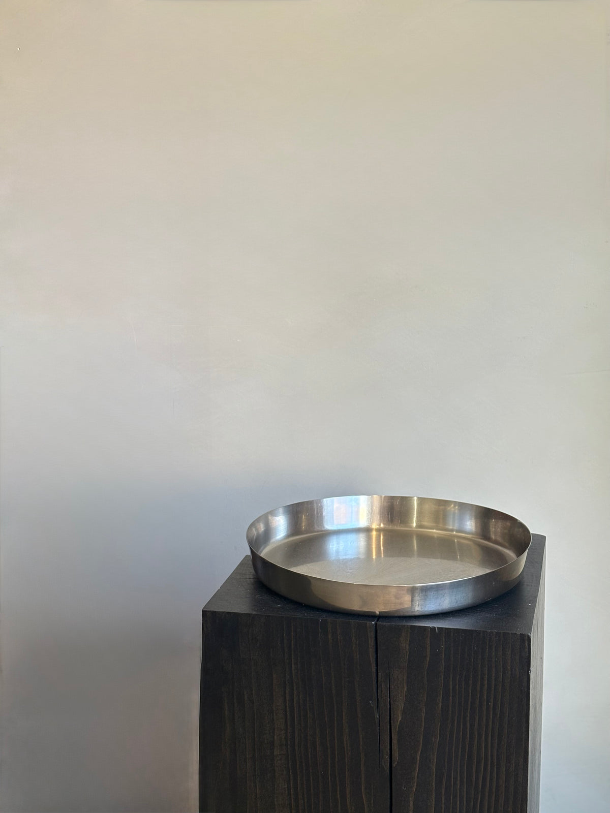 STAINLESS STEEL ROUND TRAY