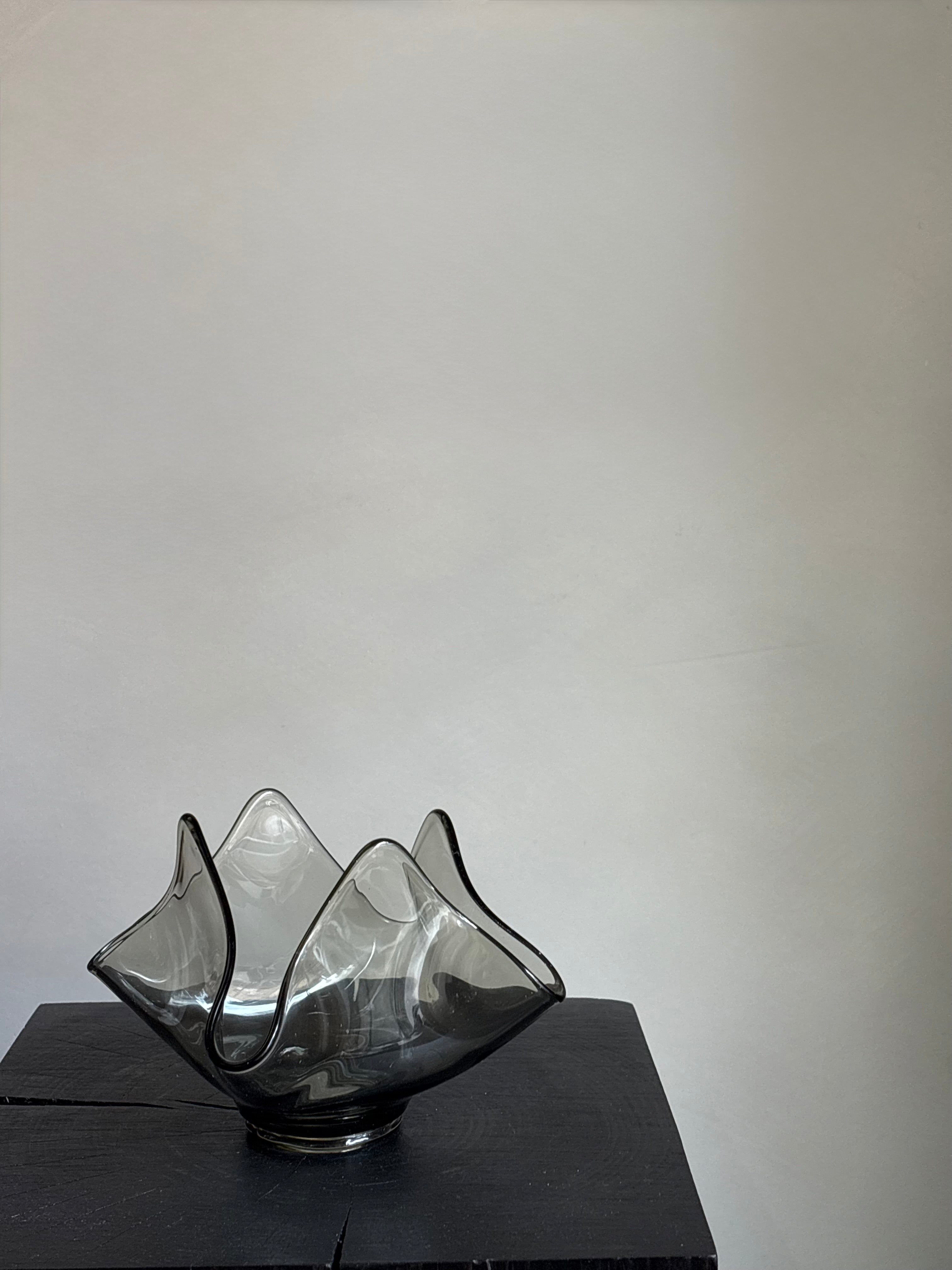 CHARCOAL GRAY BONBON DISH