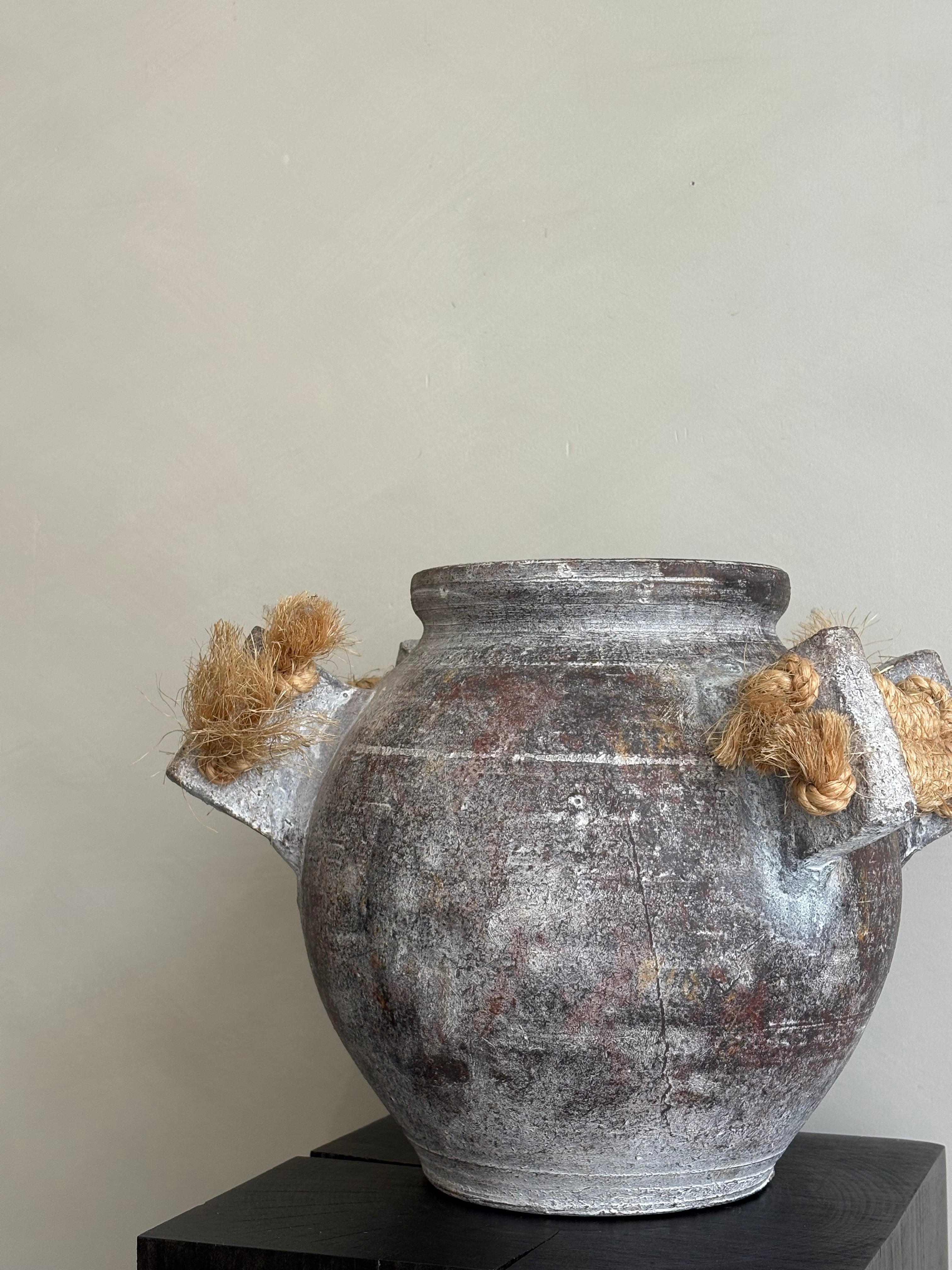 STONE ROPE VESSEL