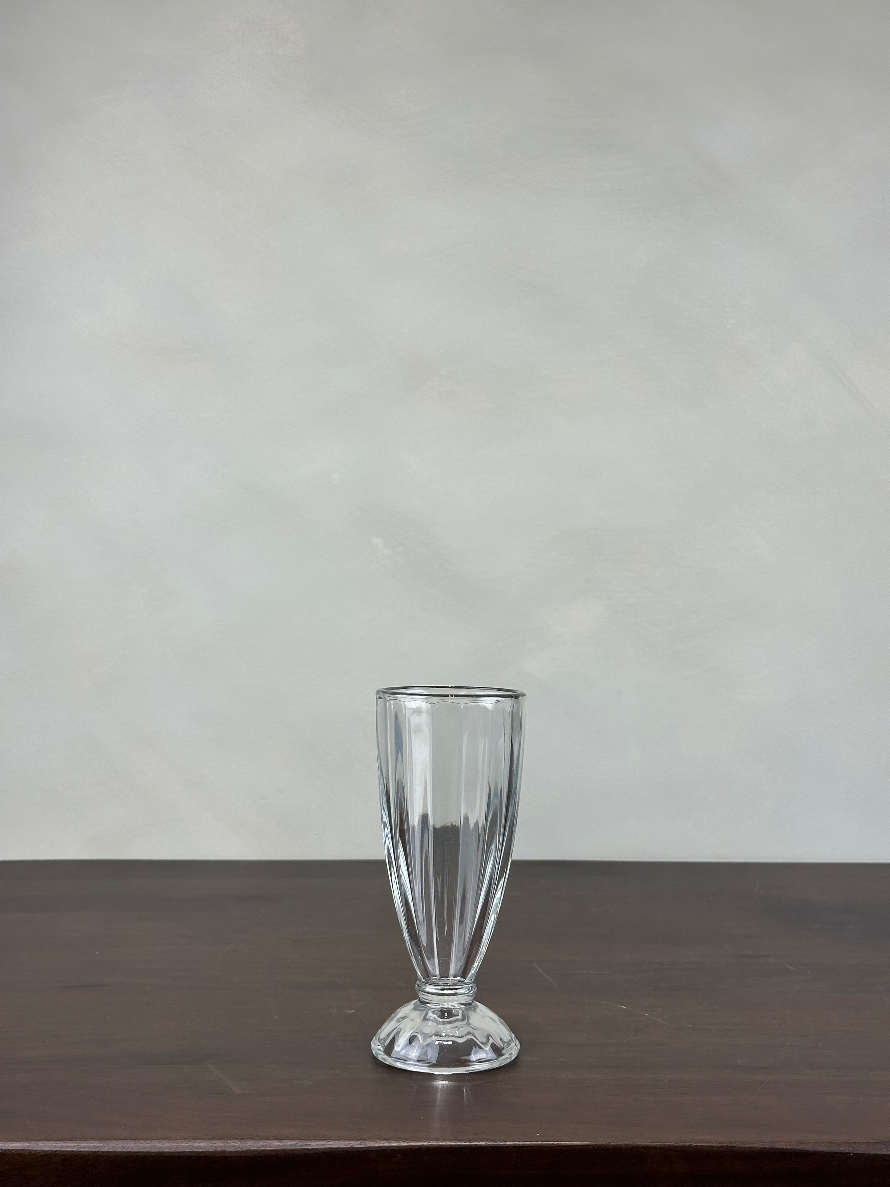 CURVED FLOWER VASE