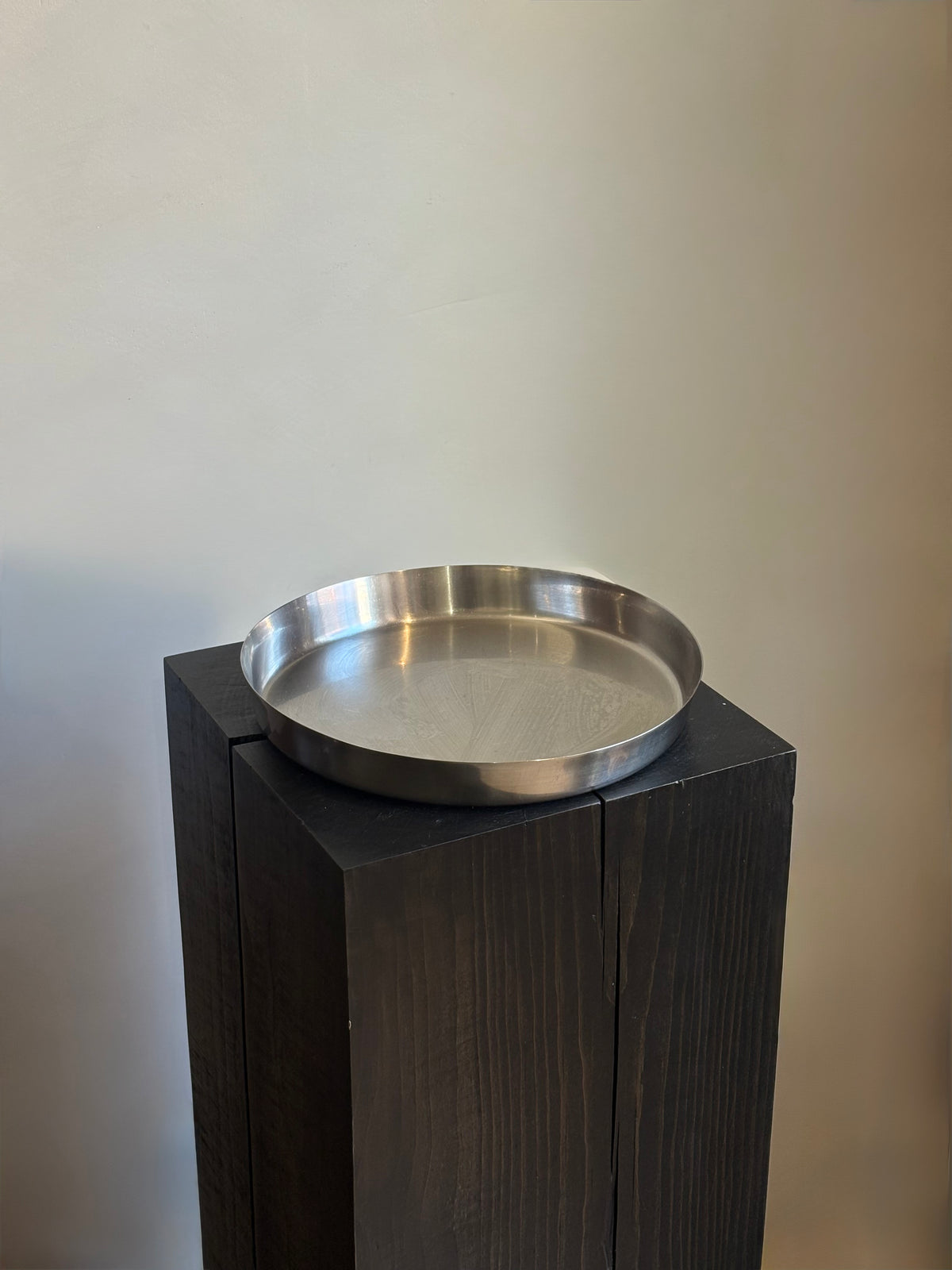 STAINLESS STEEL ROUND TRAY