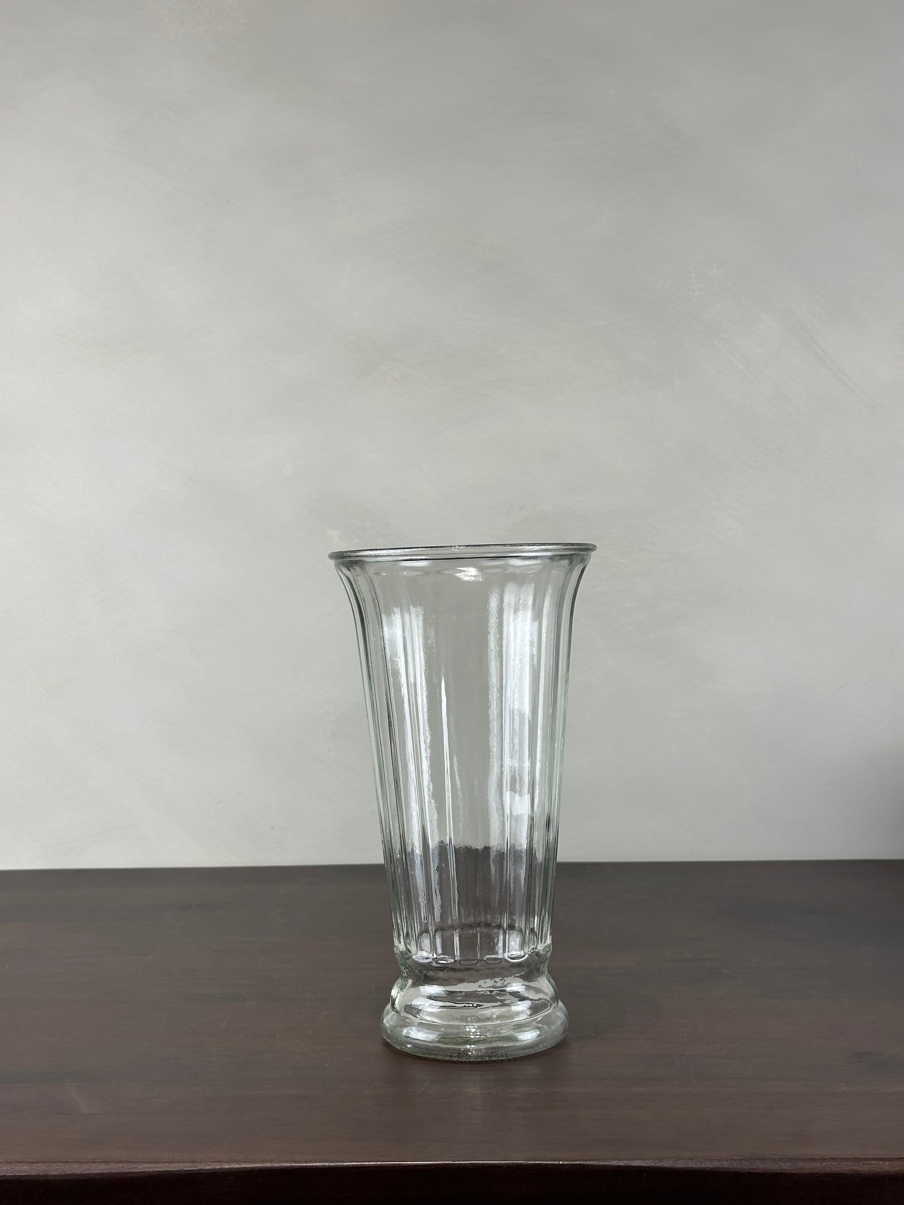 GLASS VASE