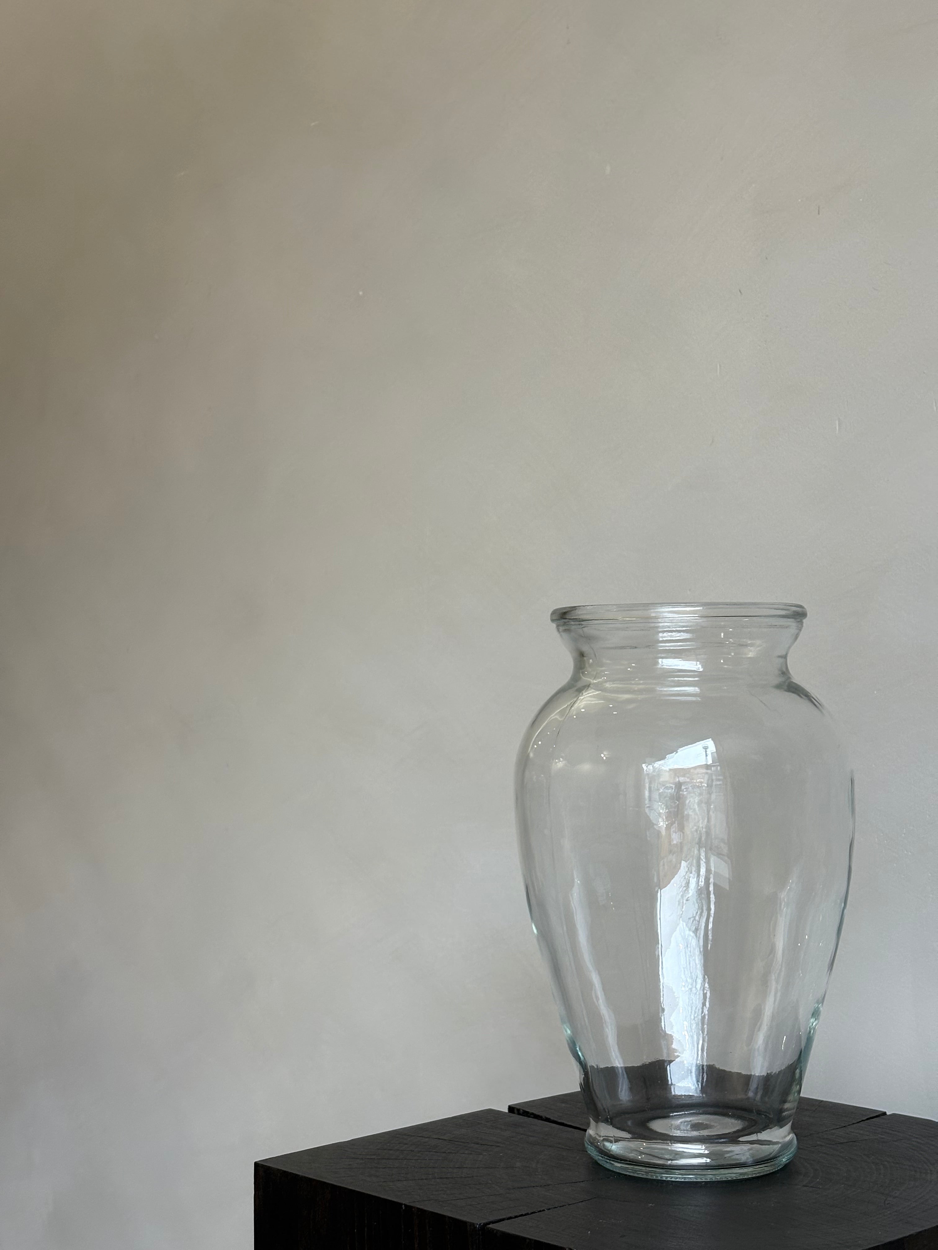 MEDIUM BUD VASE