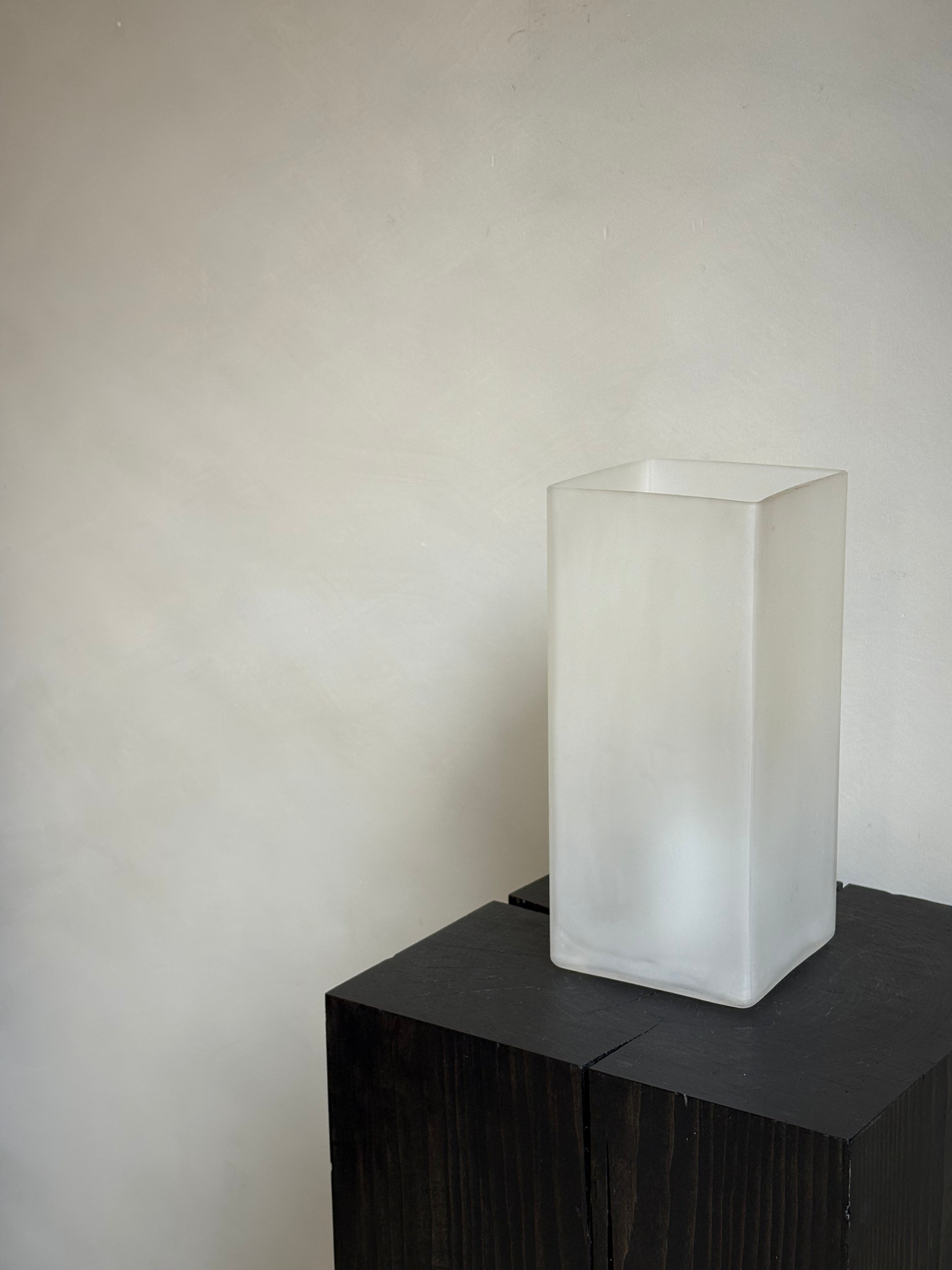 FROSTED LAMP