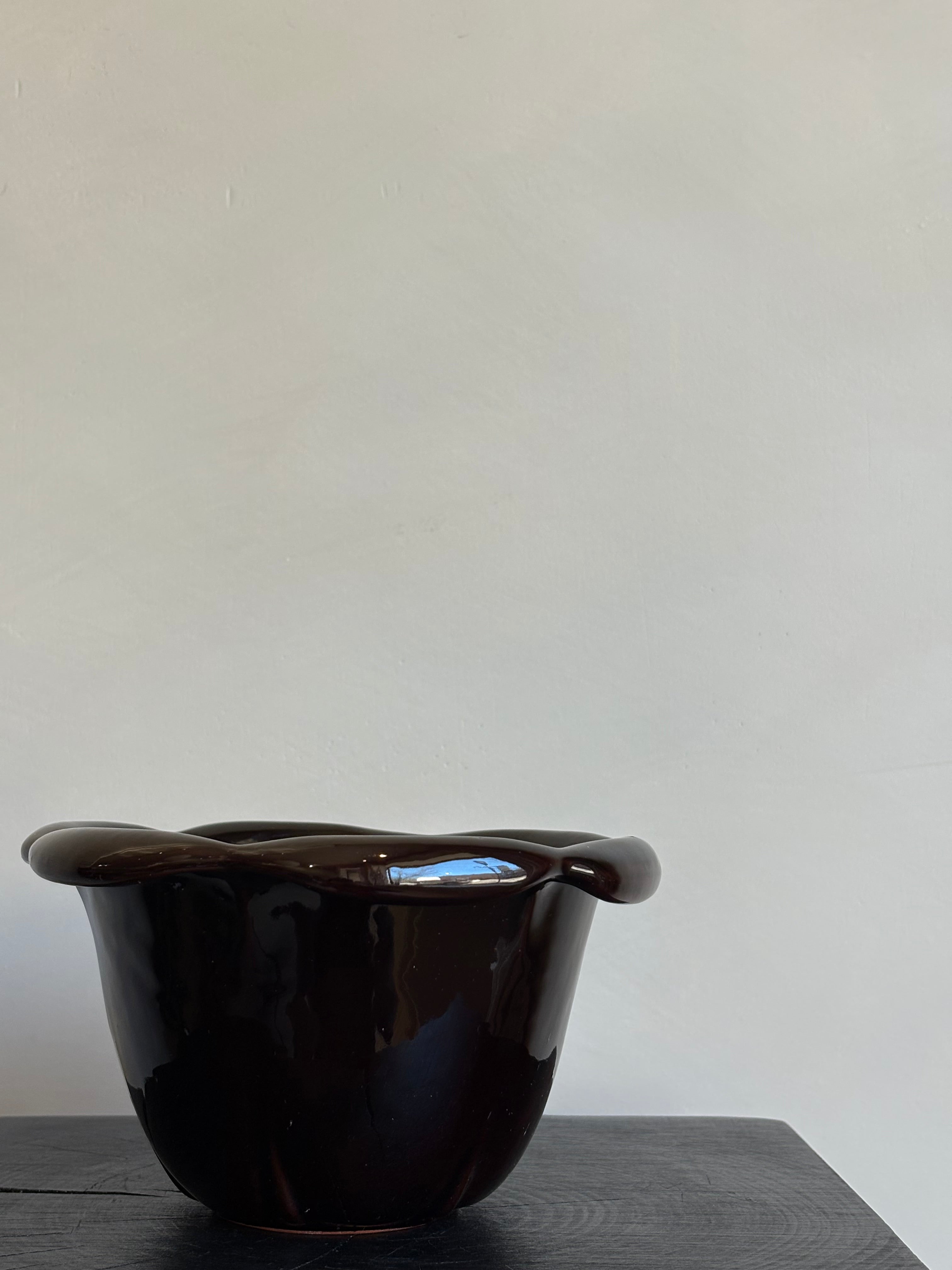 BROWN GLOSSY PLANTER