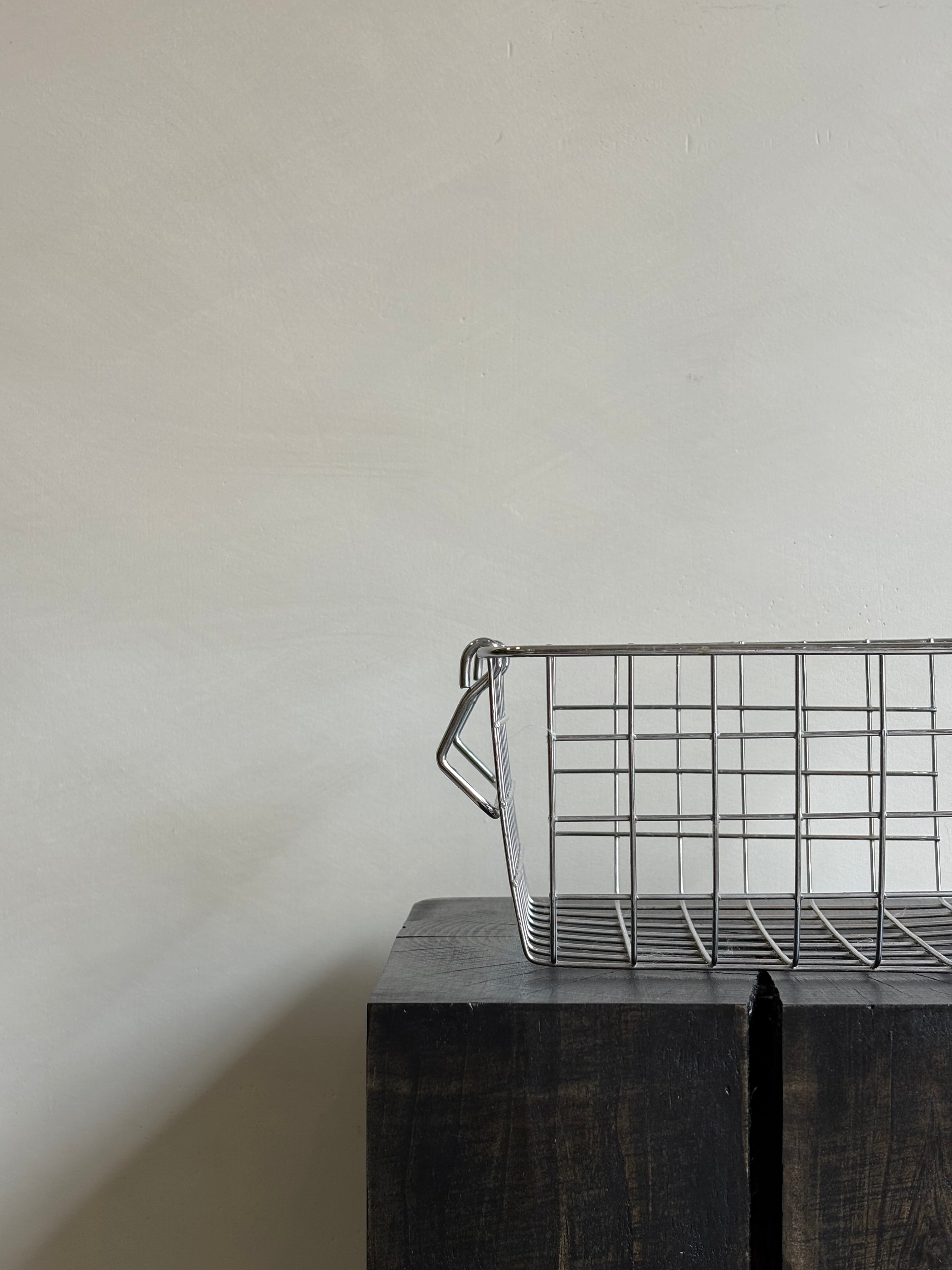 WIRE BASKET