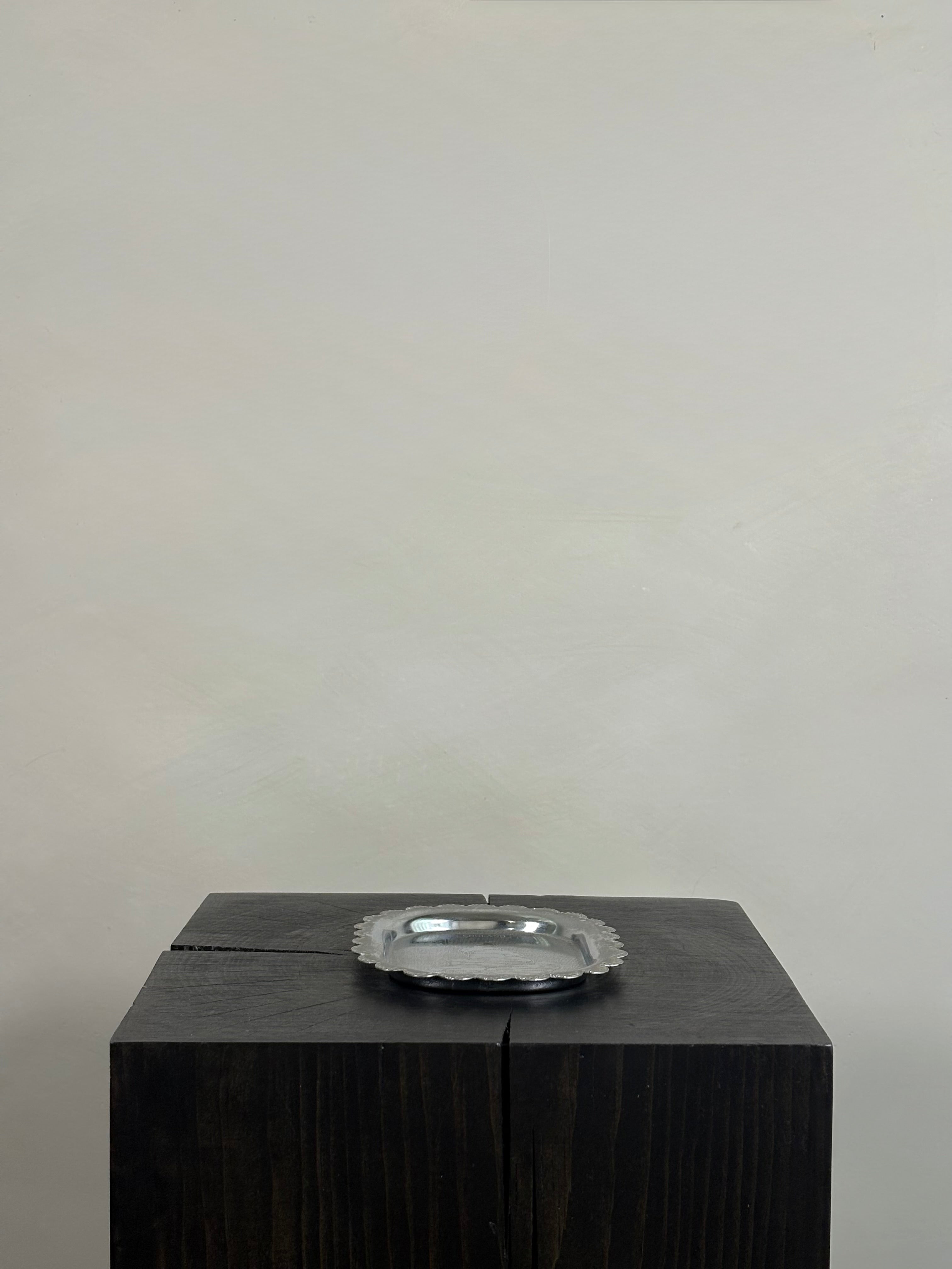 SCALLOPED TRAY