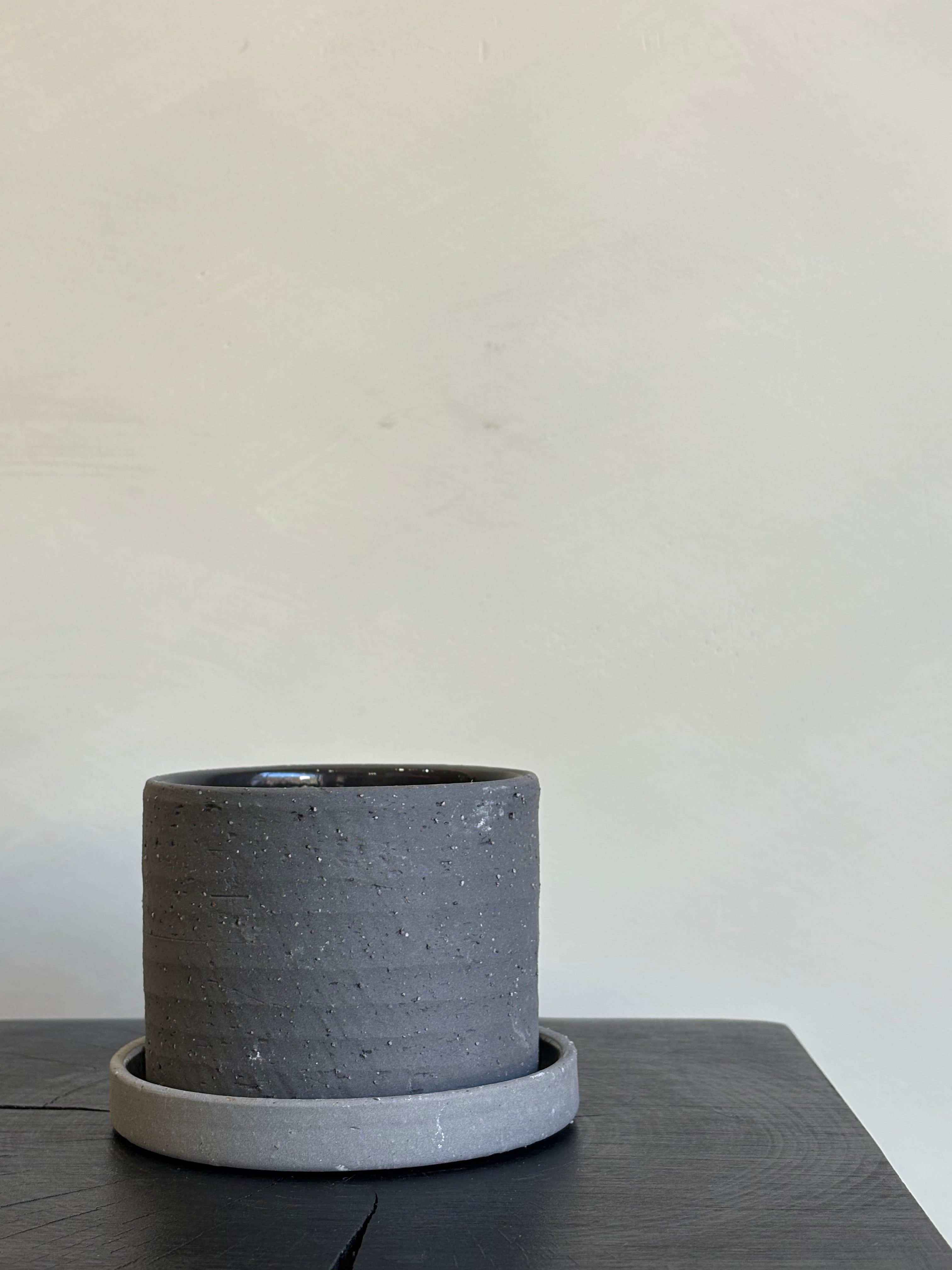 EASTON POT | CHARCOAL