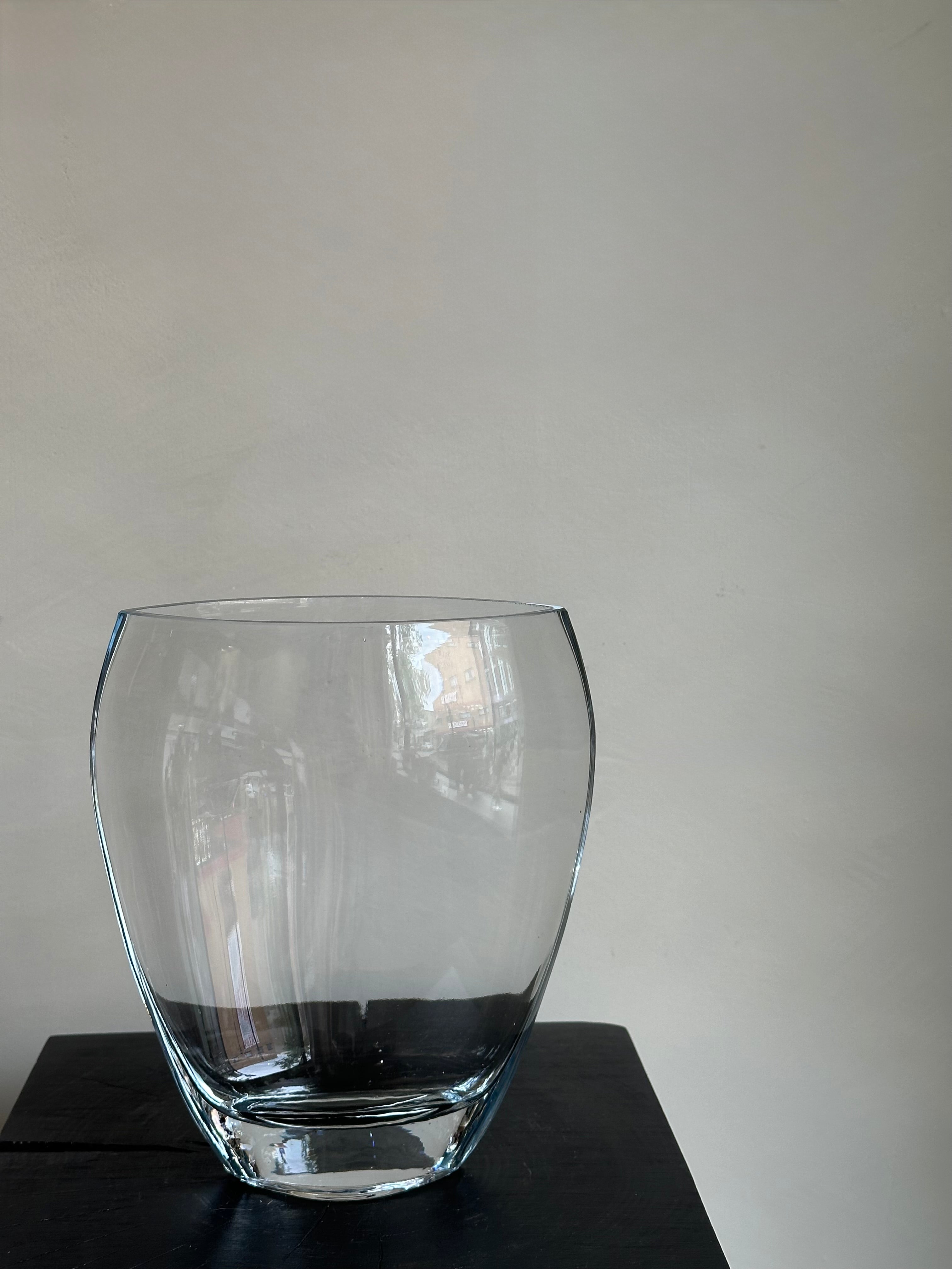OVAL GLASS VASE