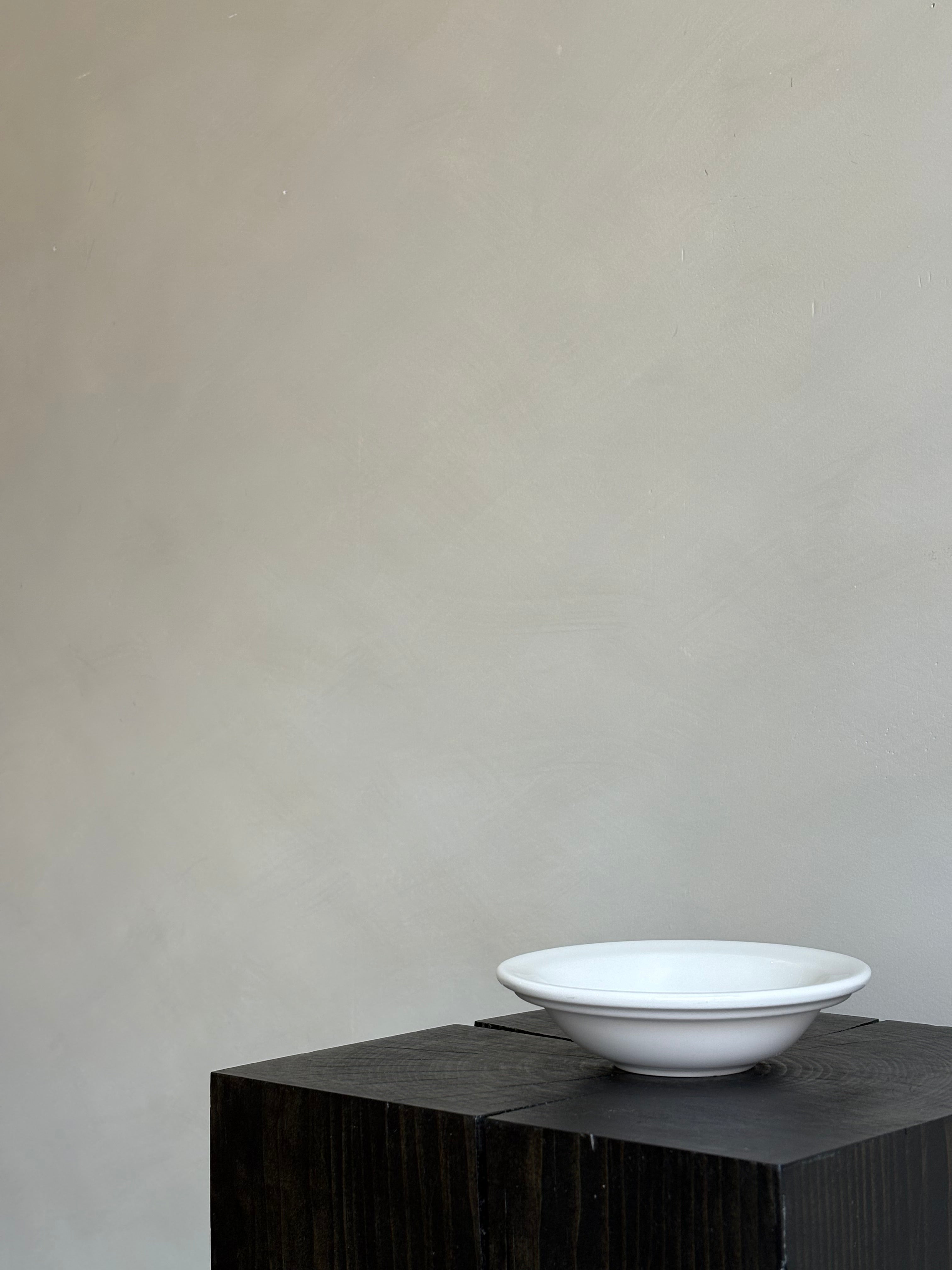 SMALL WHITE PINCH BOWL