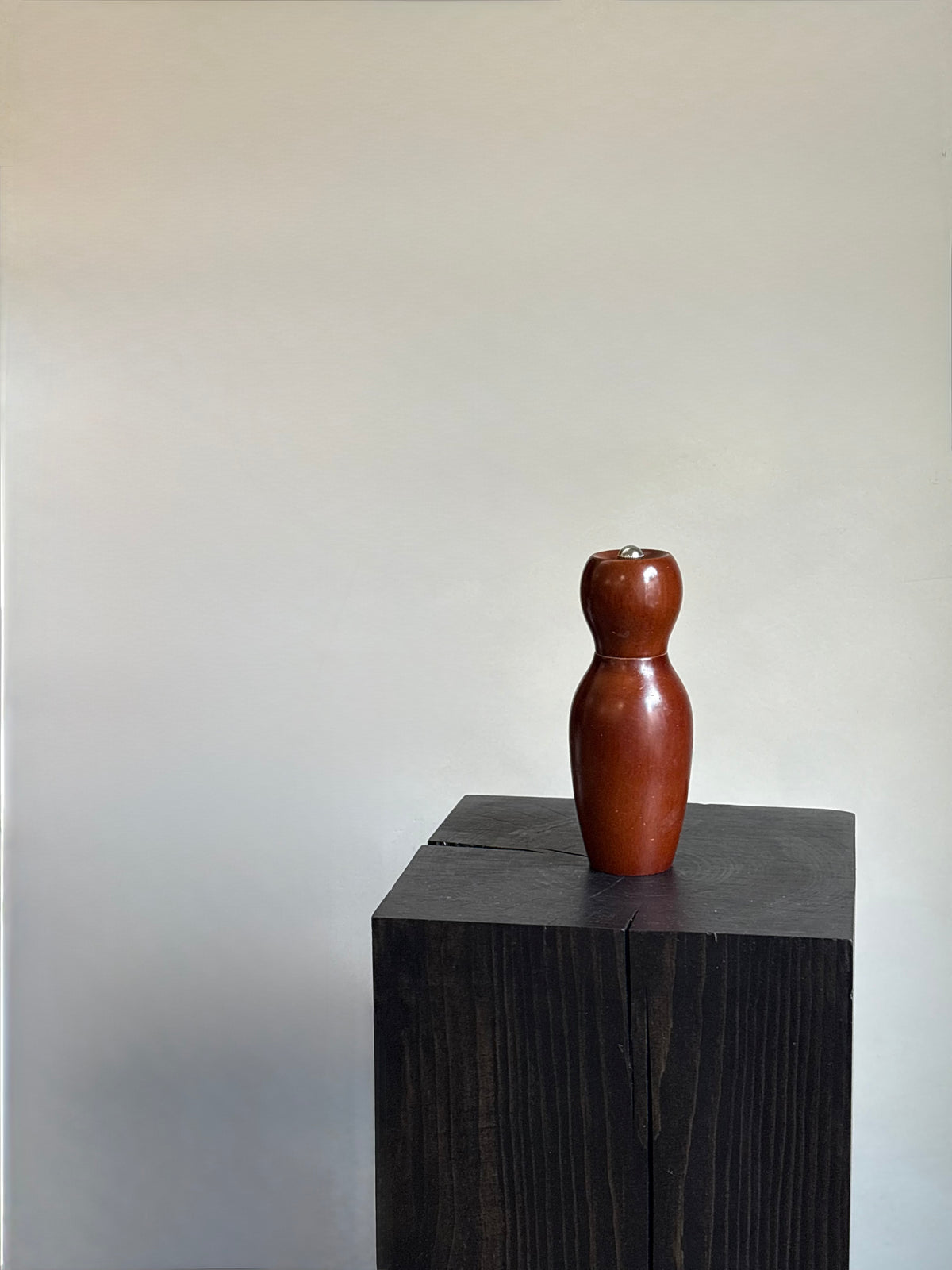 MODERN WOODEN PEPPER GRINDER