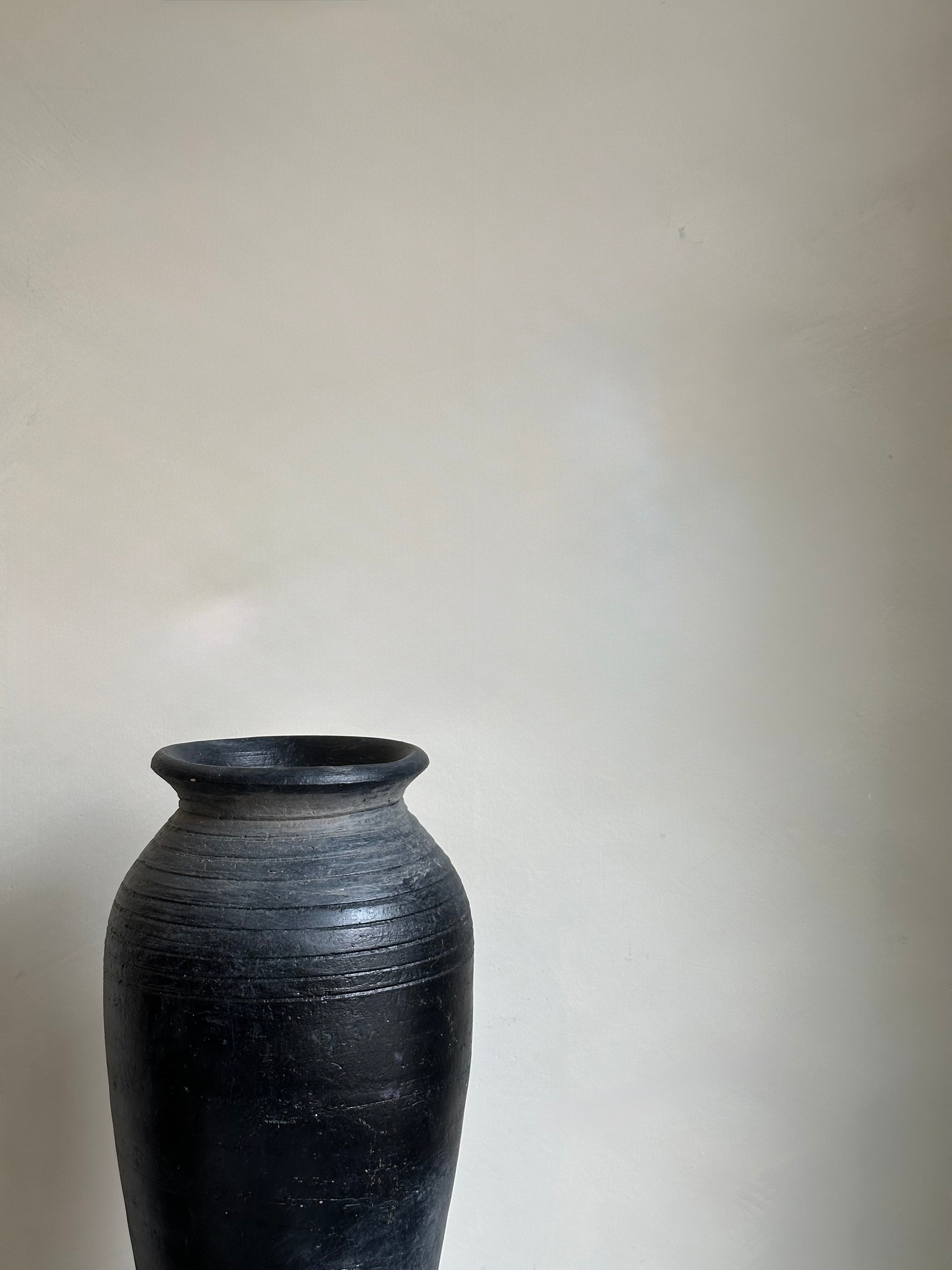 BLACK POTTERY VASE