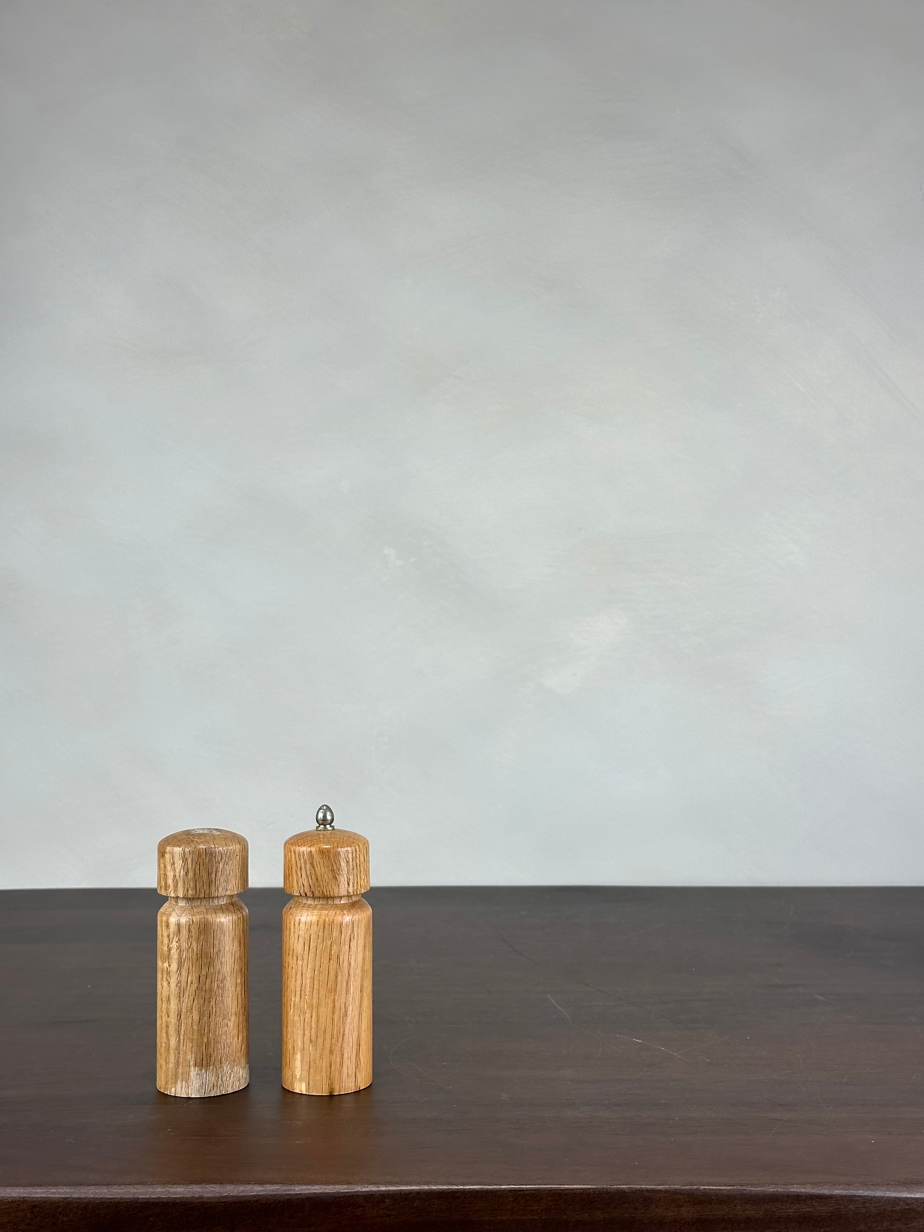 SMALL WOODEN SHAKER SET