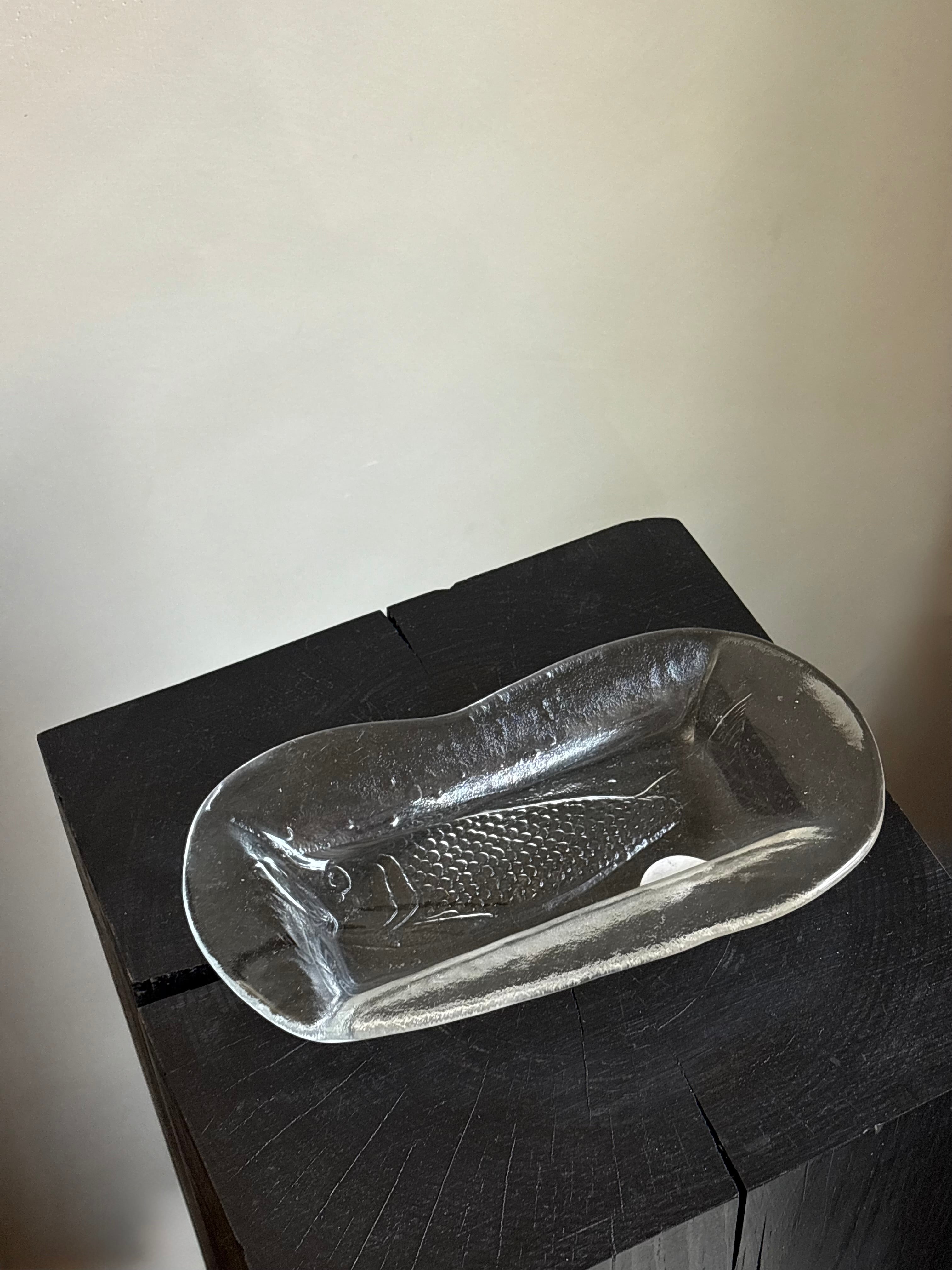 VINTAGE CRYSTAL FISH DISH