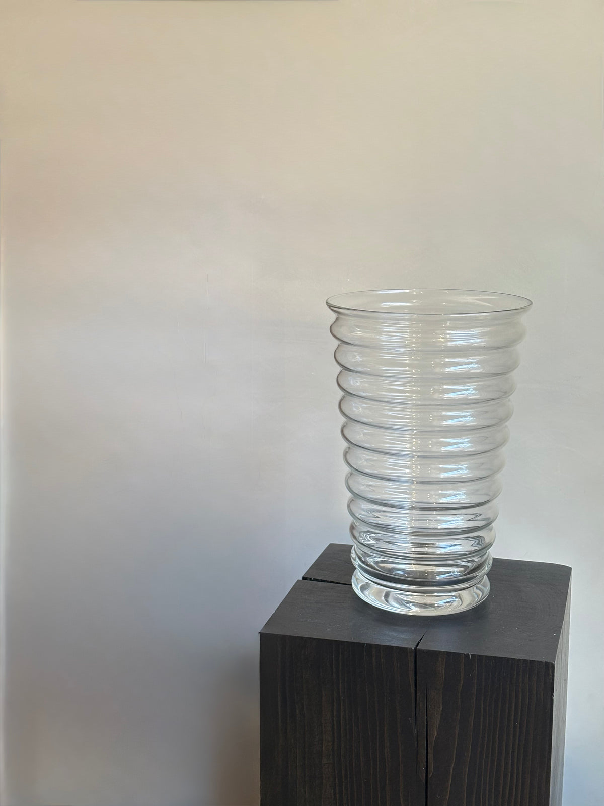 GLASS RIBBED VASE