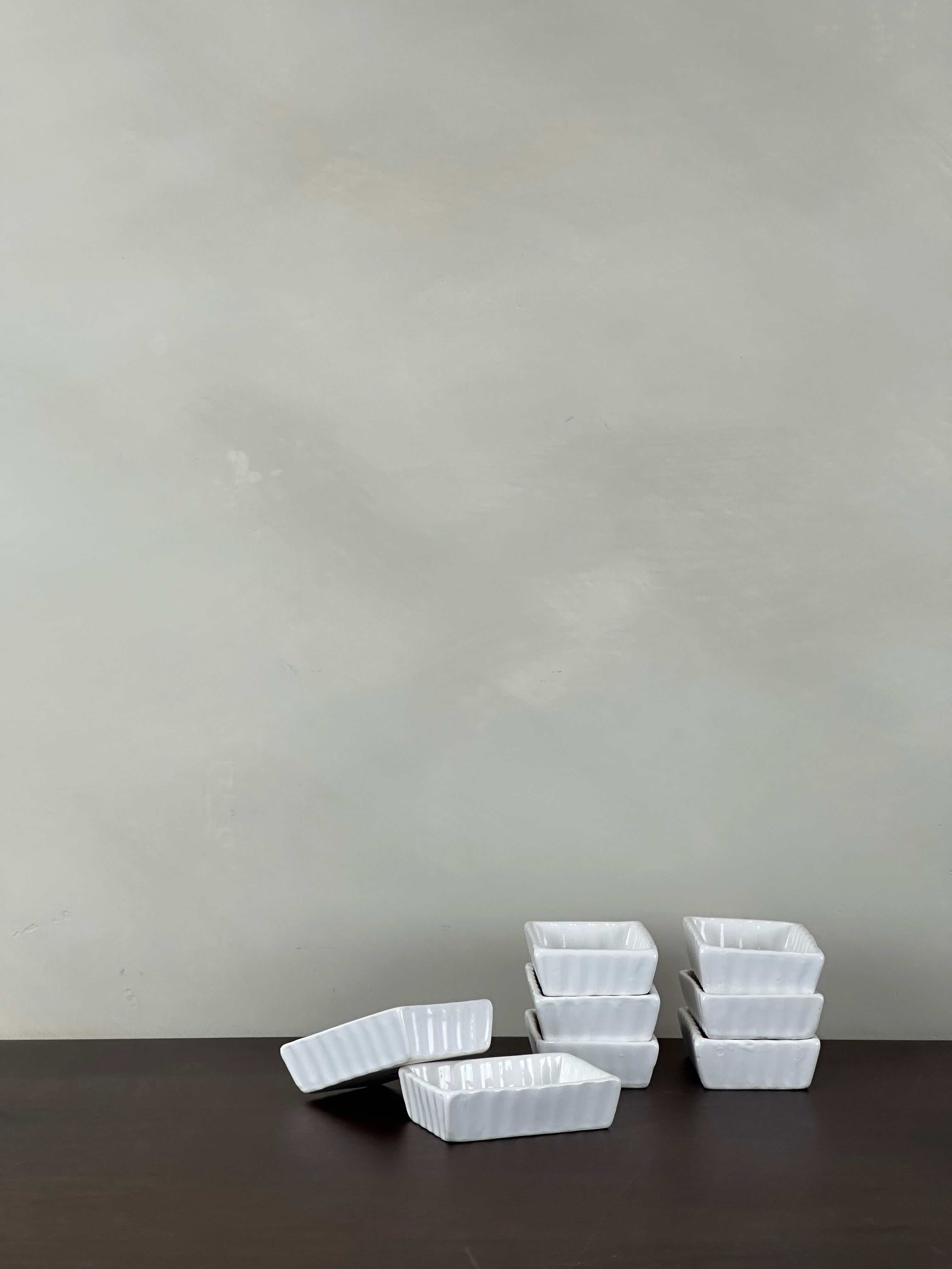 SMALL WHITE SAUCE DISH