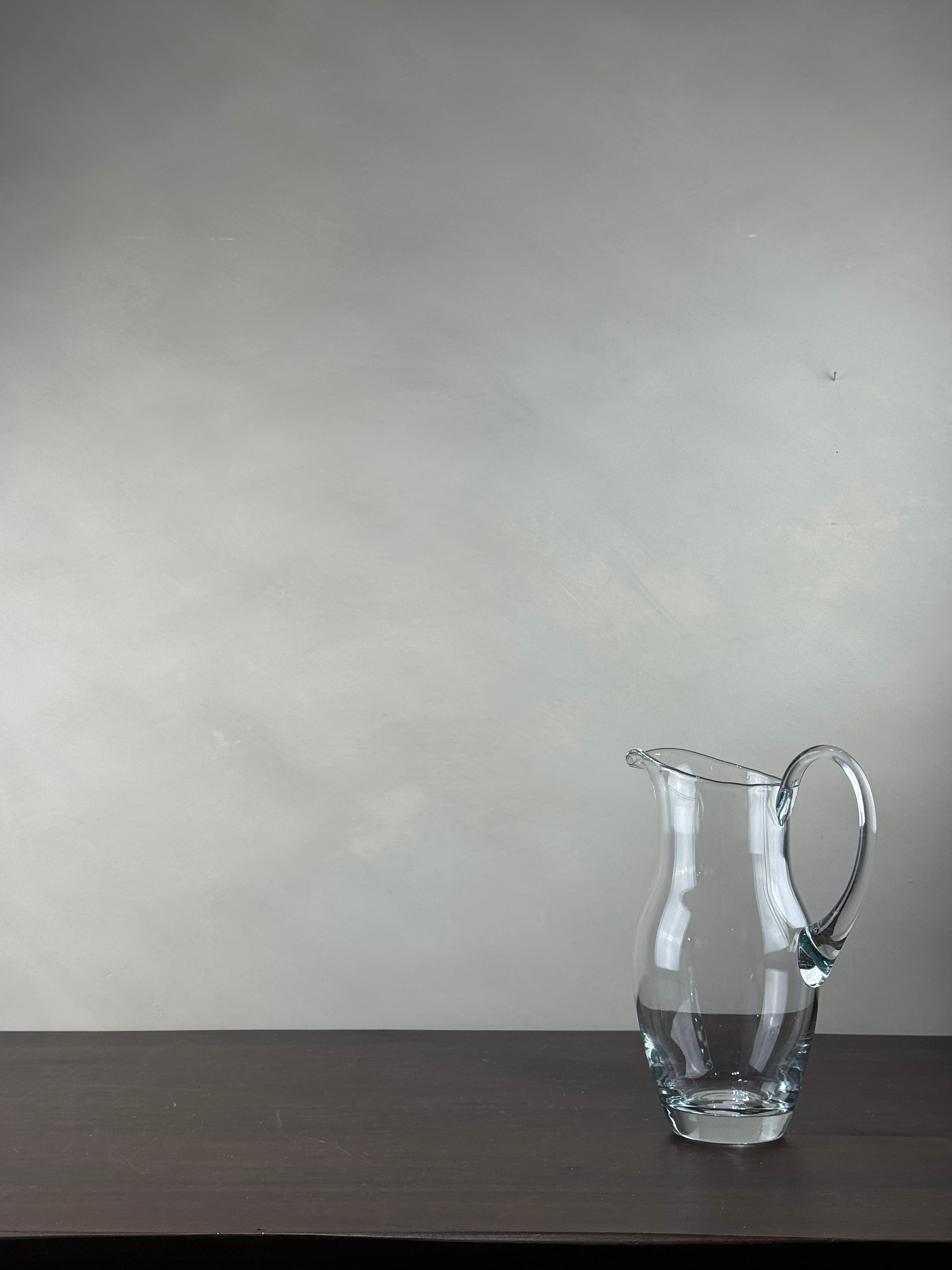 GLASS SERVING PITCHER