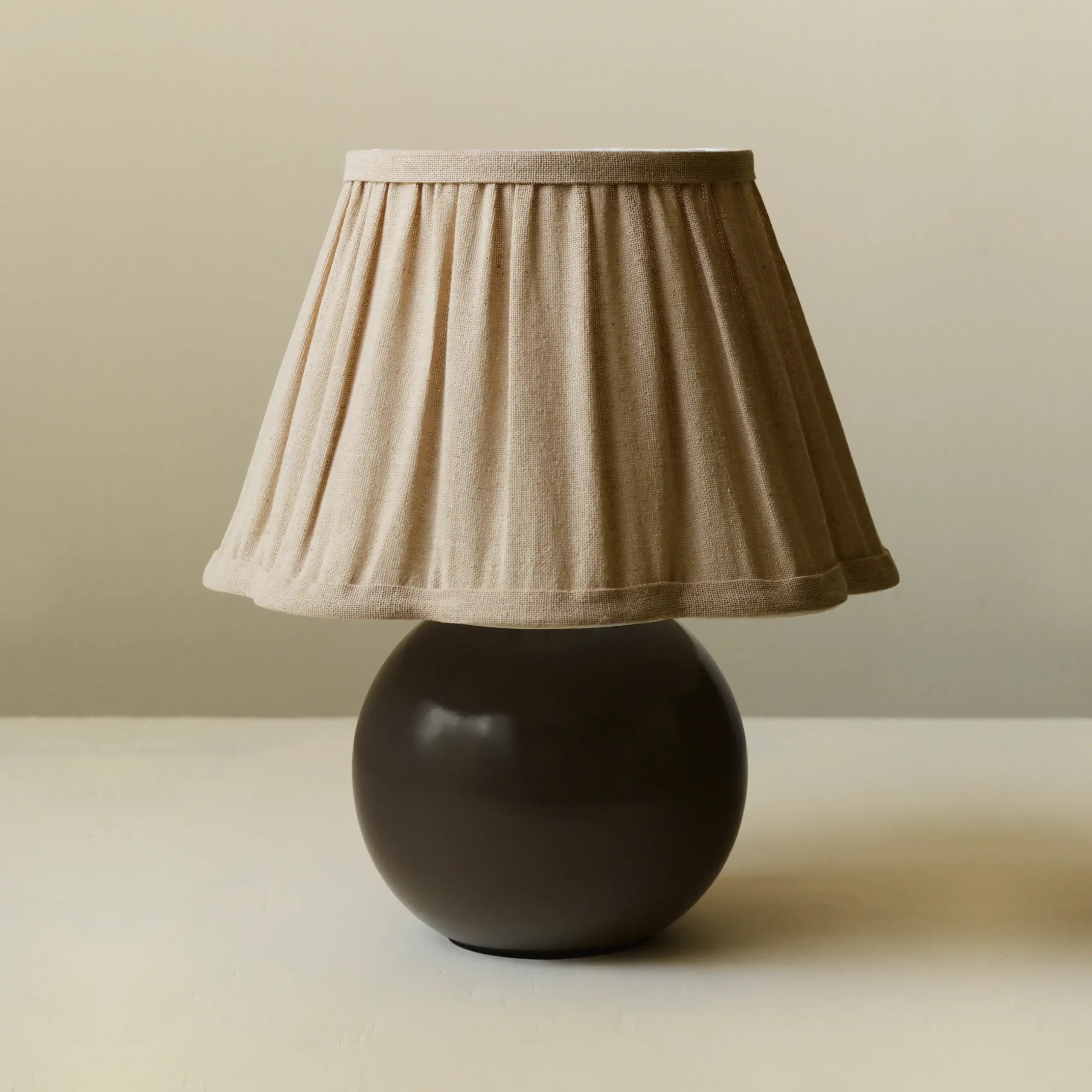 CORDANE PLEATED LINEN TABLE LAMP