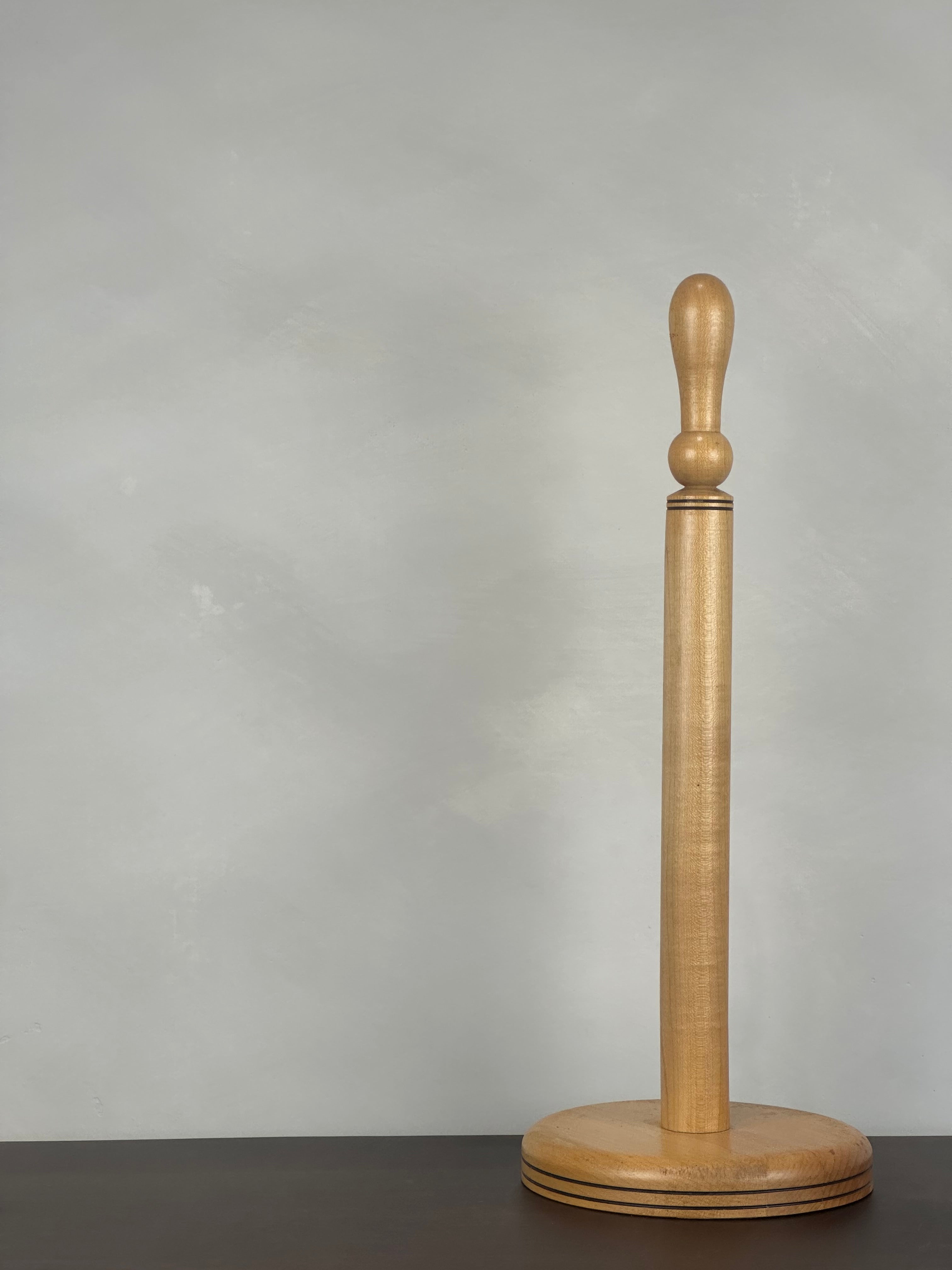 STRIPED WOODEN PAPER TOWEL HOLDER