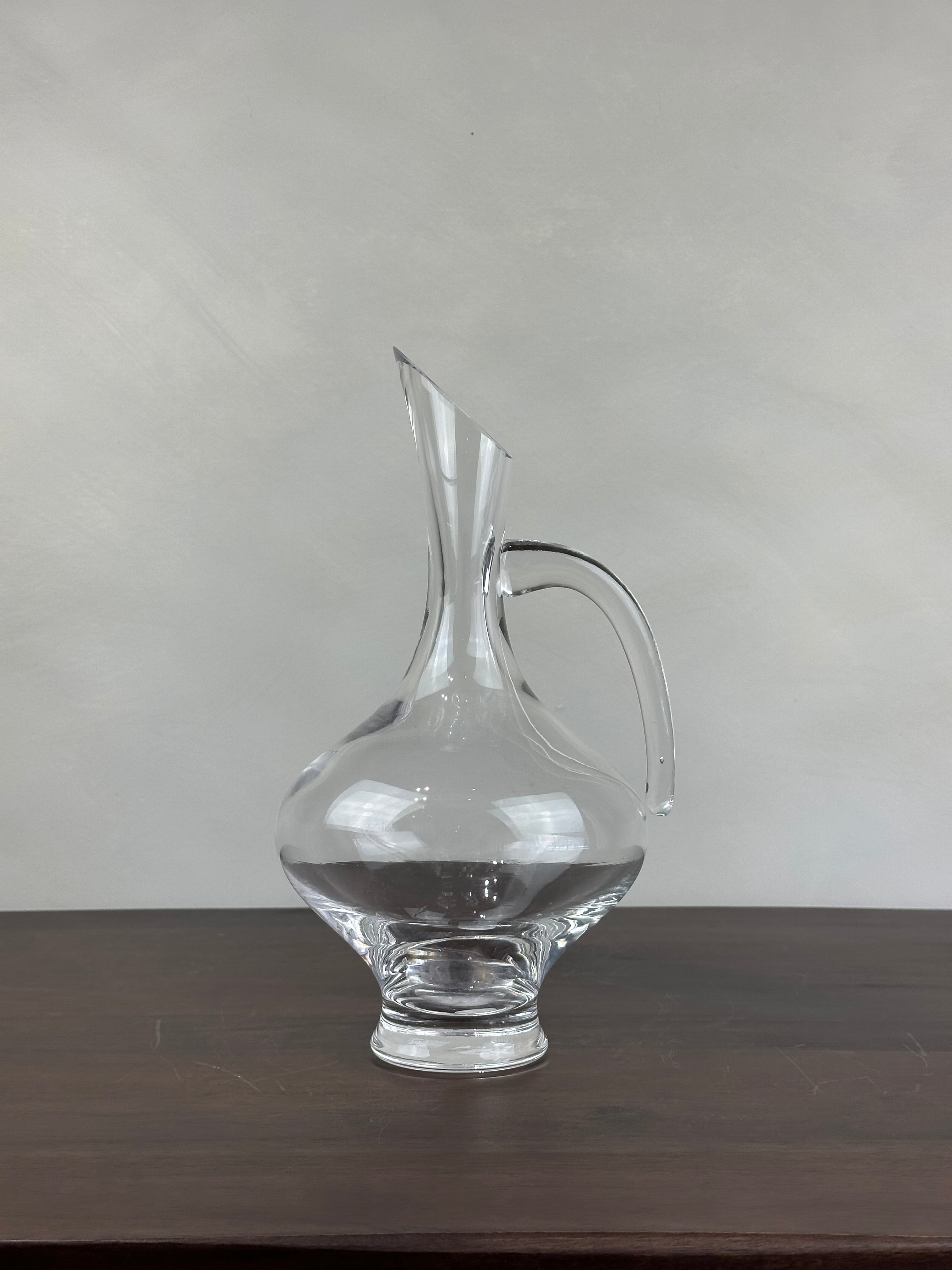 GLASS SERVING CARAFE