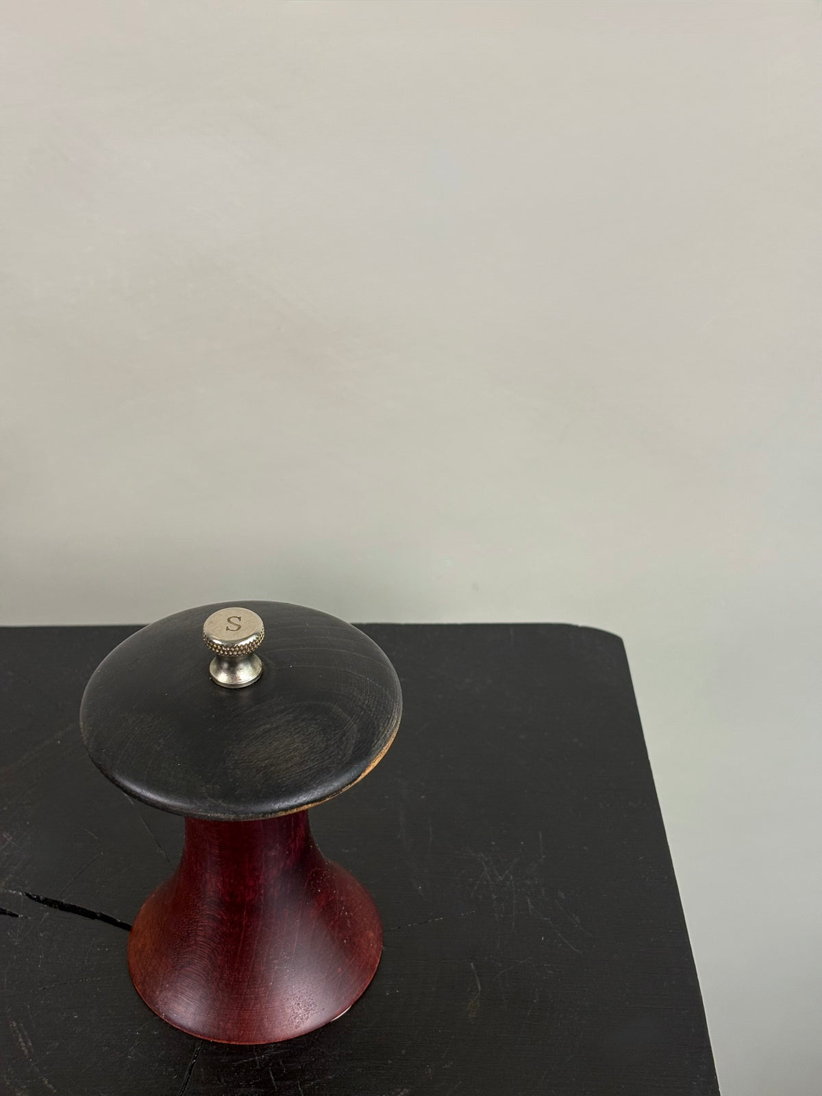 MUSHROOM SHAPED SPICE MILL