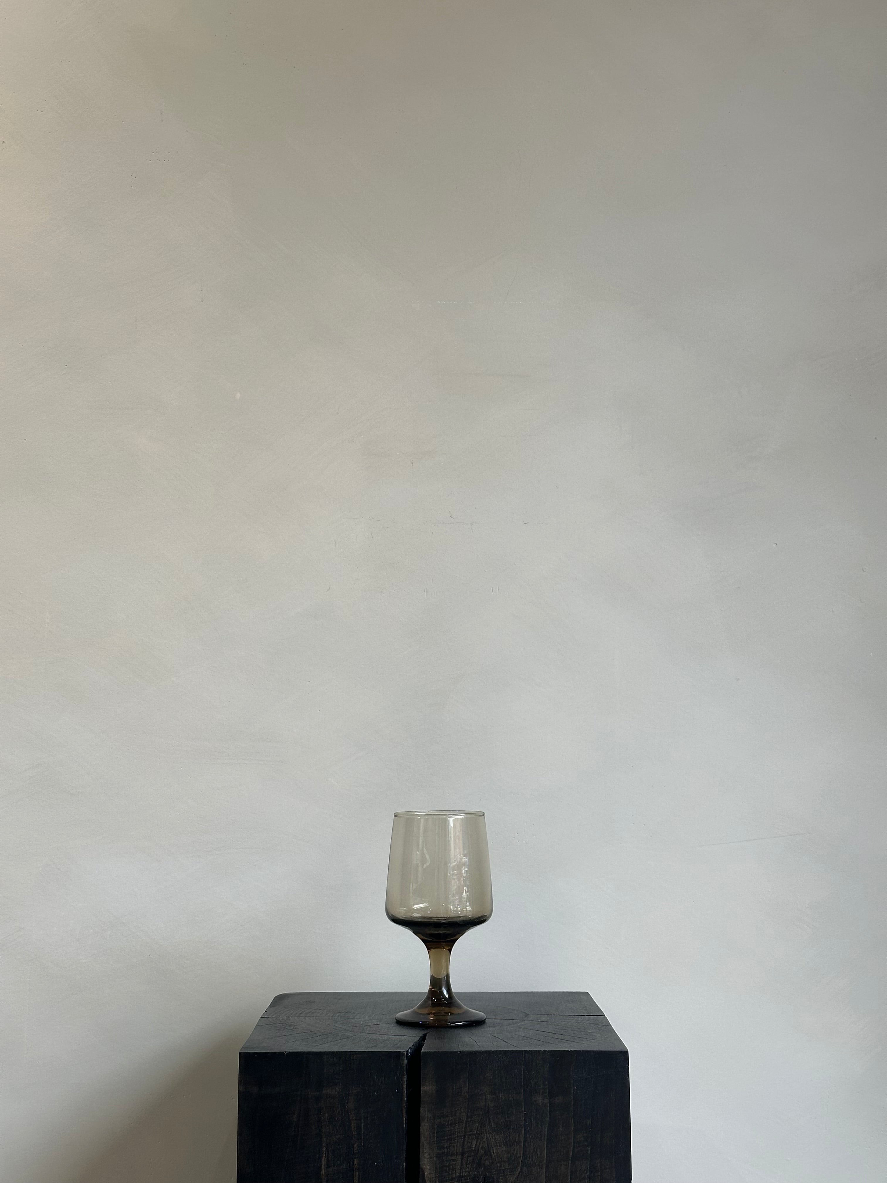 AMBER WINE GLASS