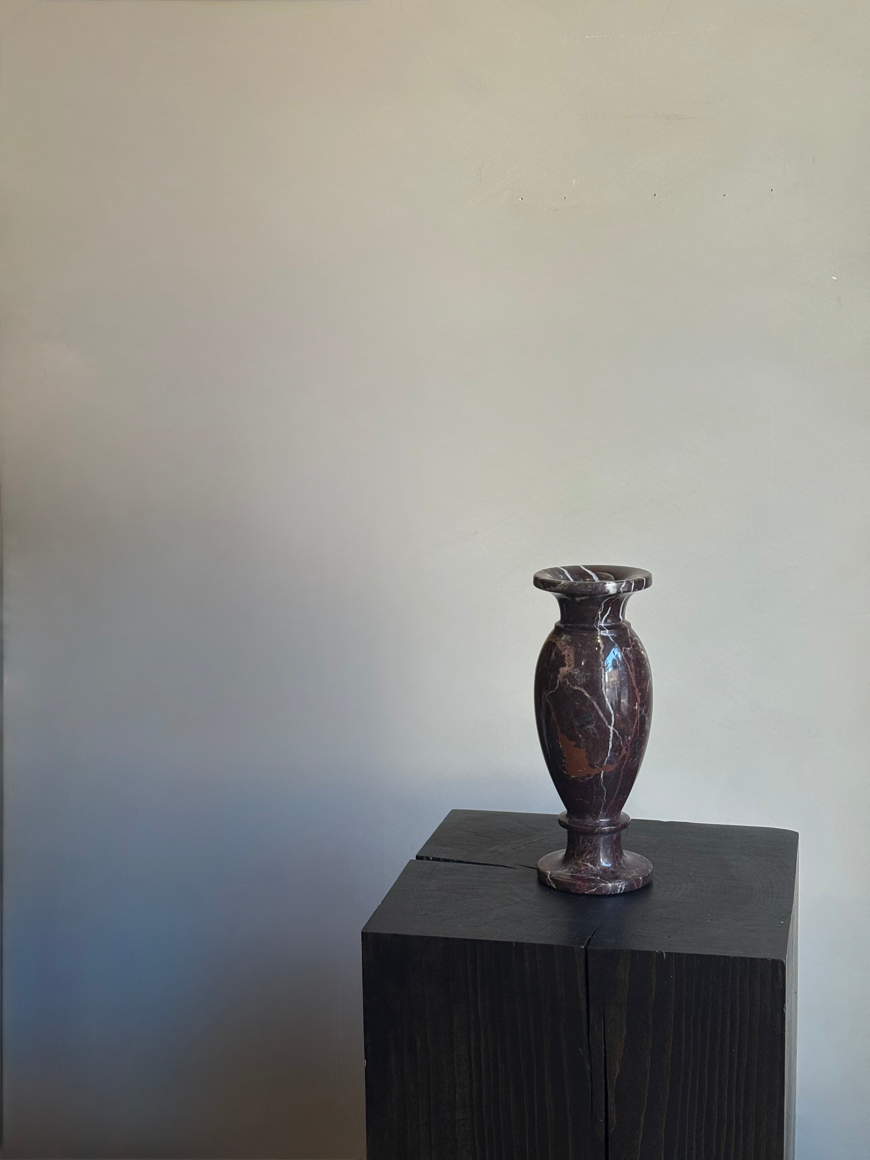 BURGUNDY MARBLE VASE