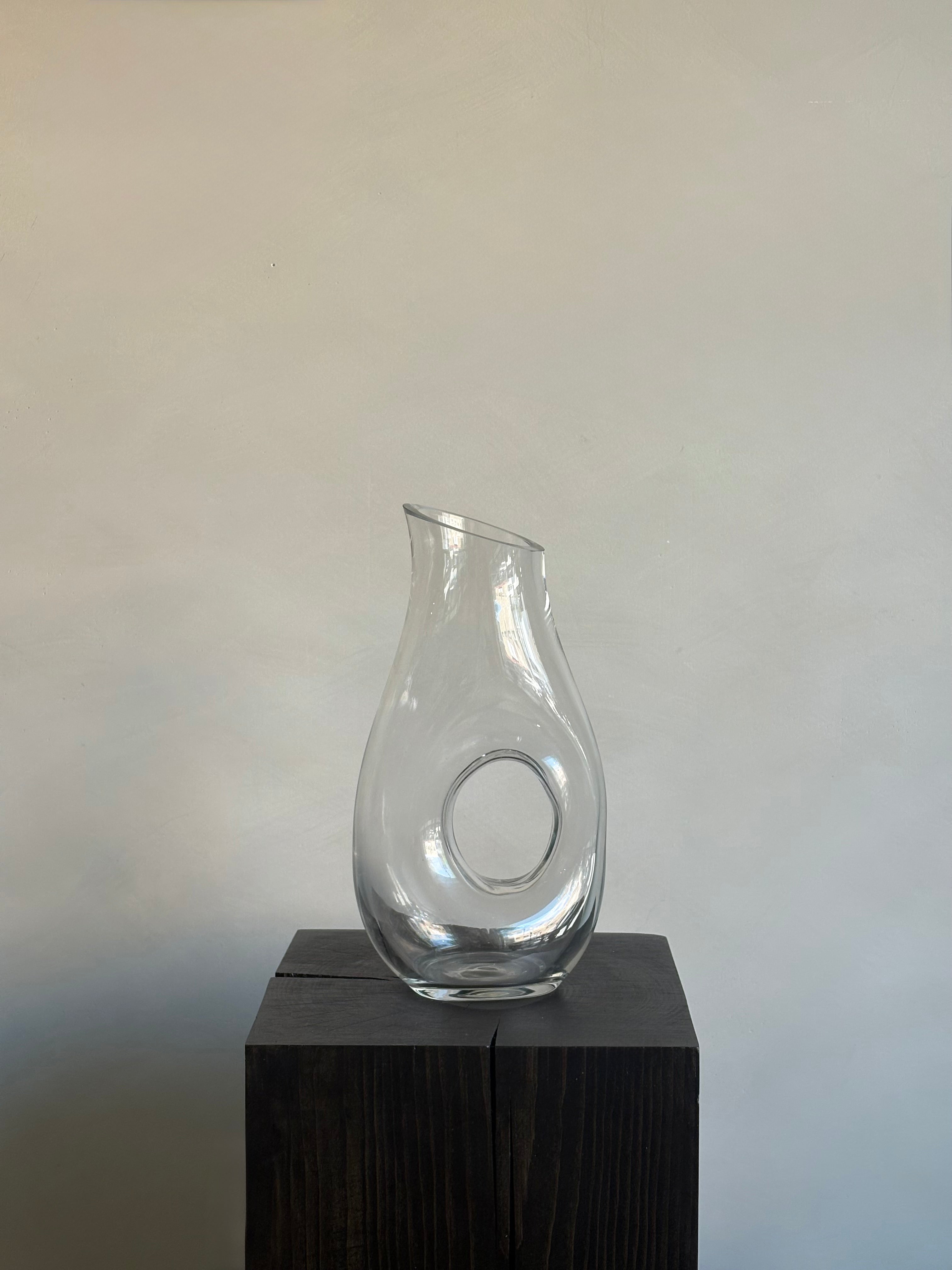 MODERN GLASS CARAFE