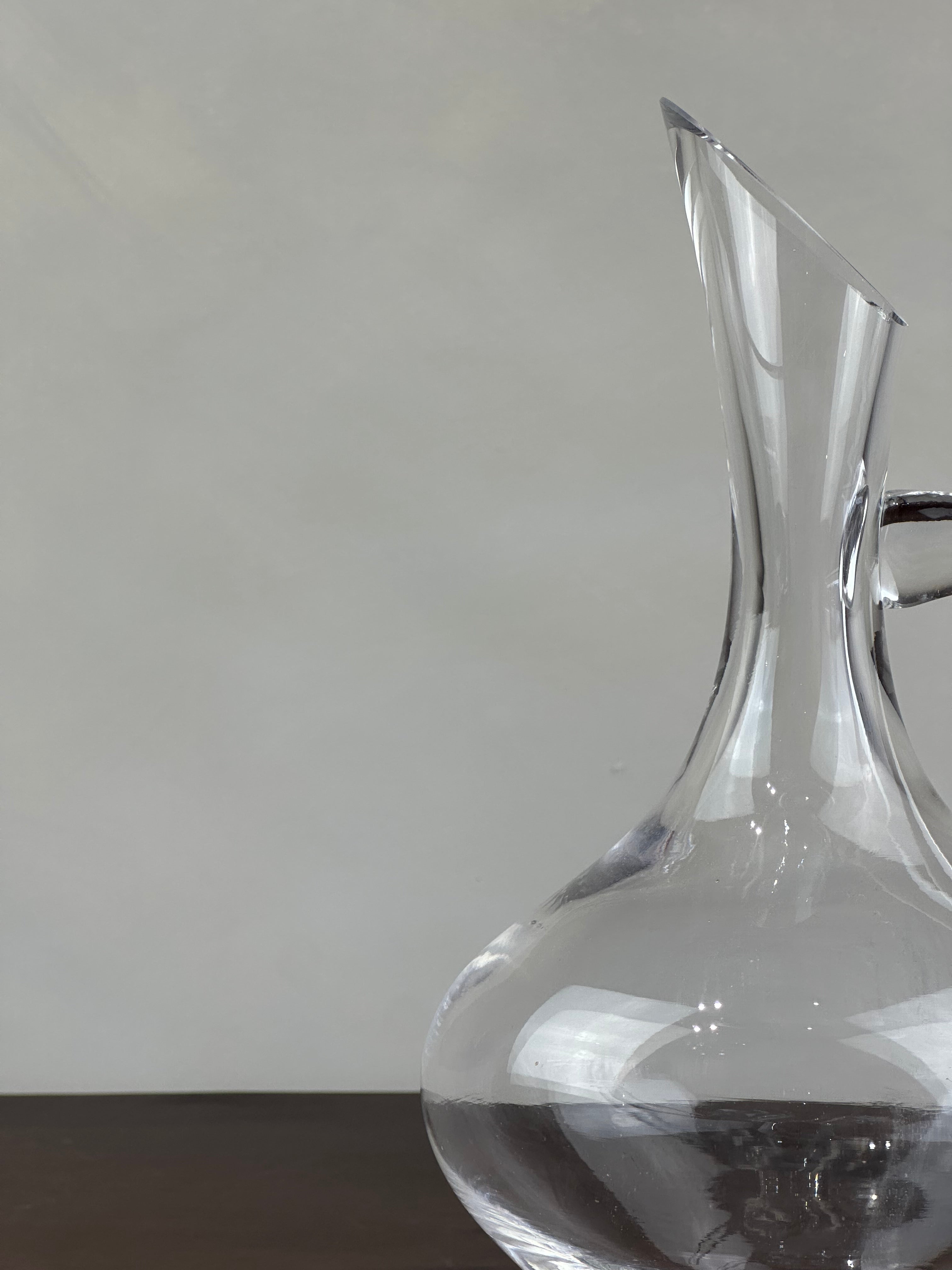 GLASS SERVING CARAFE