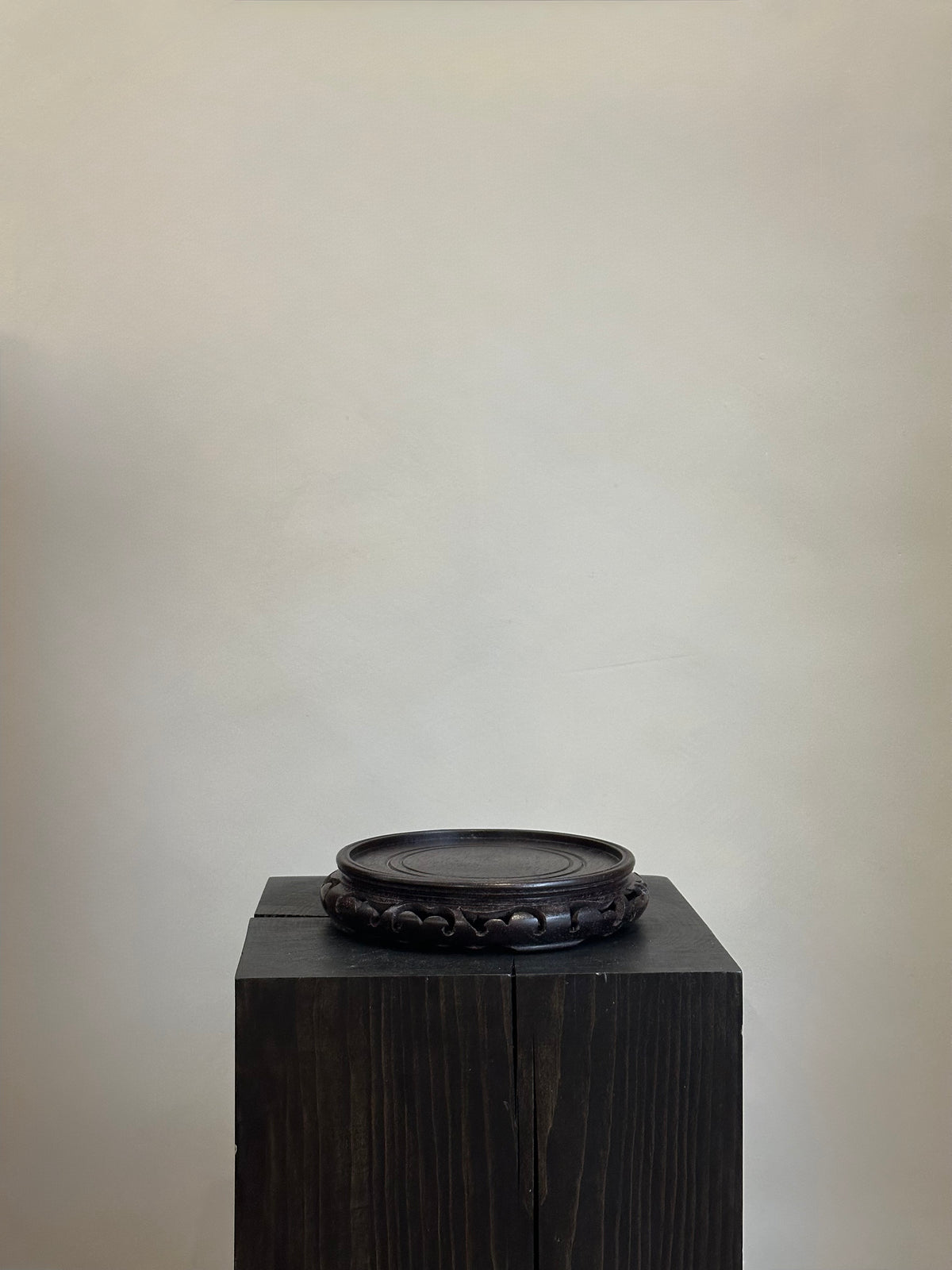 TRADITIONAL ASIAN WOODEN DISPLAY STAND