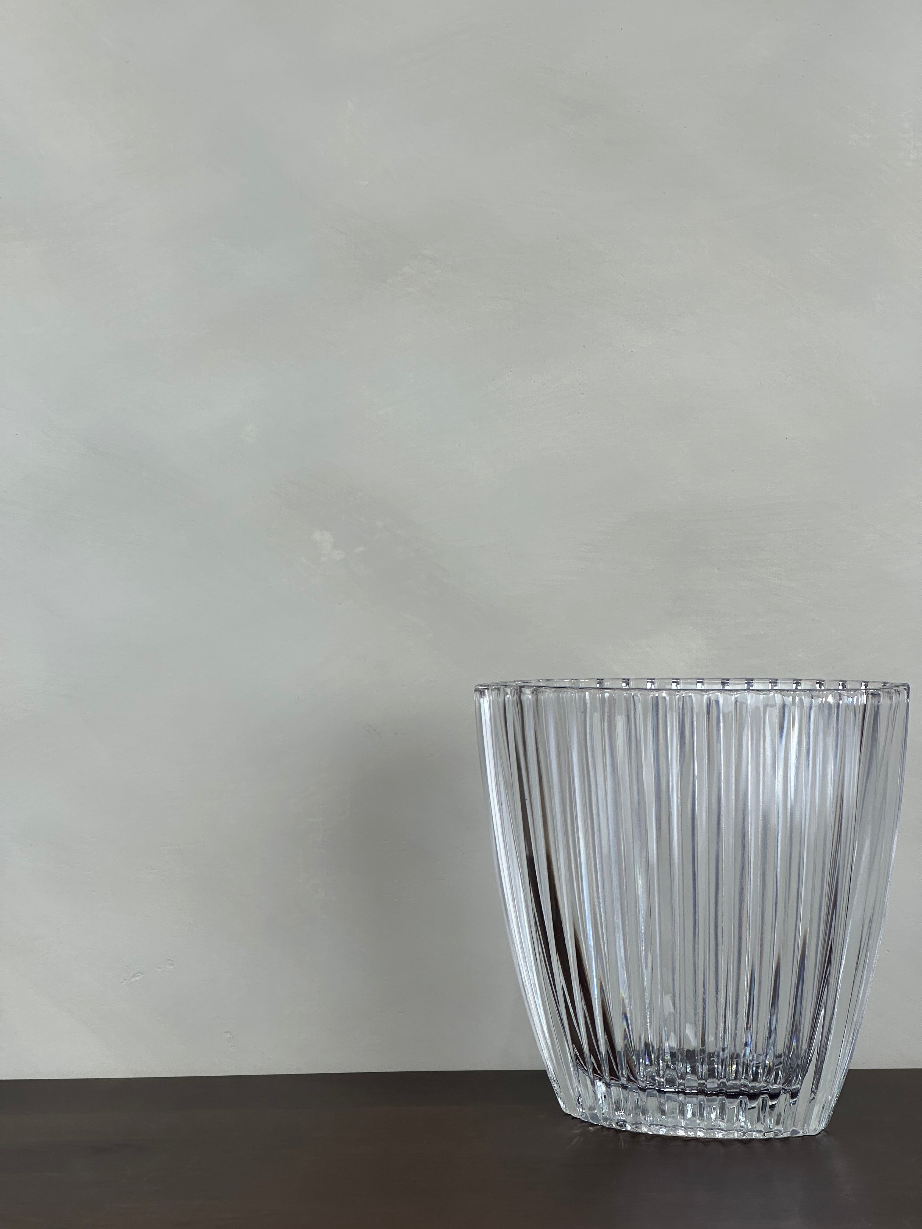 WIDE TEXTURED VASE