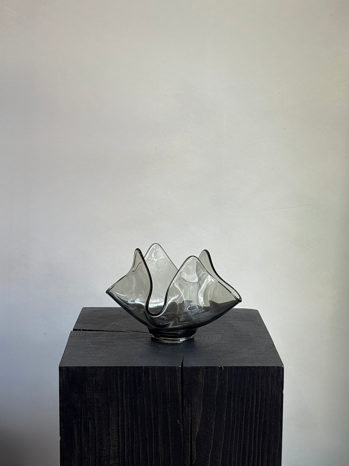 CHARCOAL GRAY BONBON DISH
