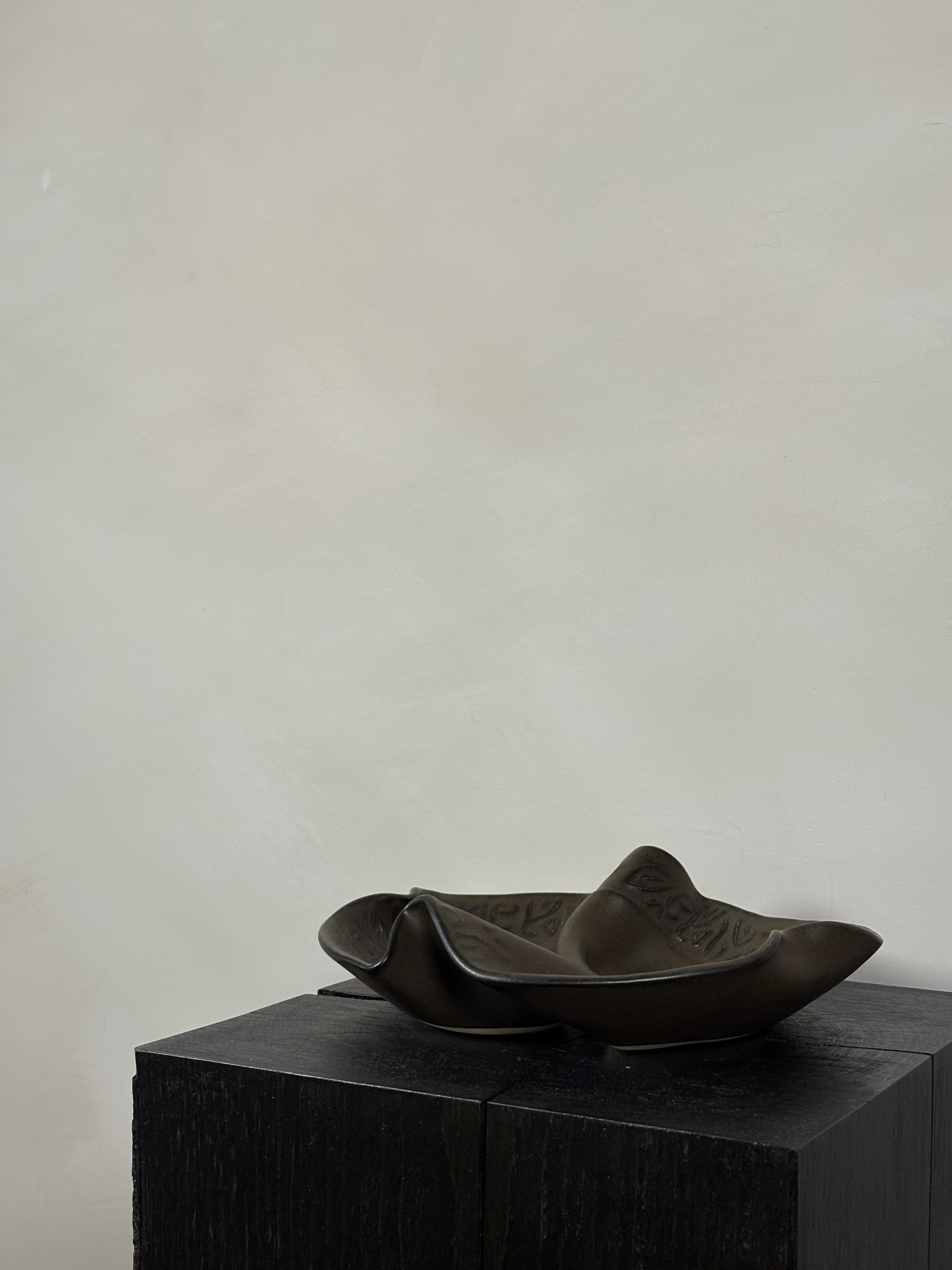 HANDCRAFTED DUAL SECTION BOWL