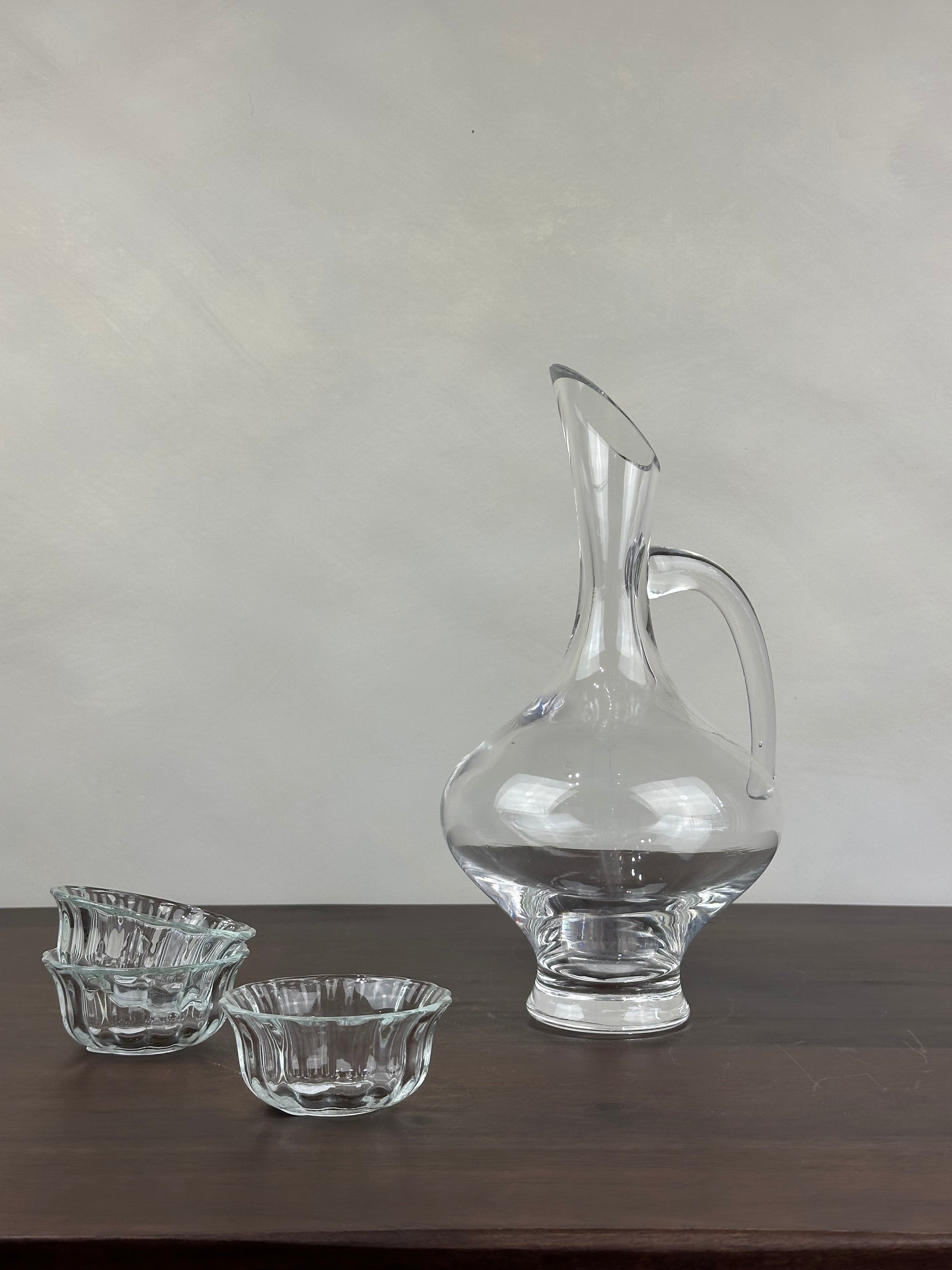 GLASS SERVING CARAFE