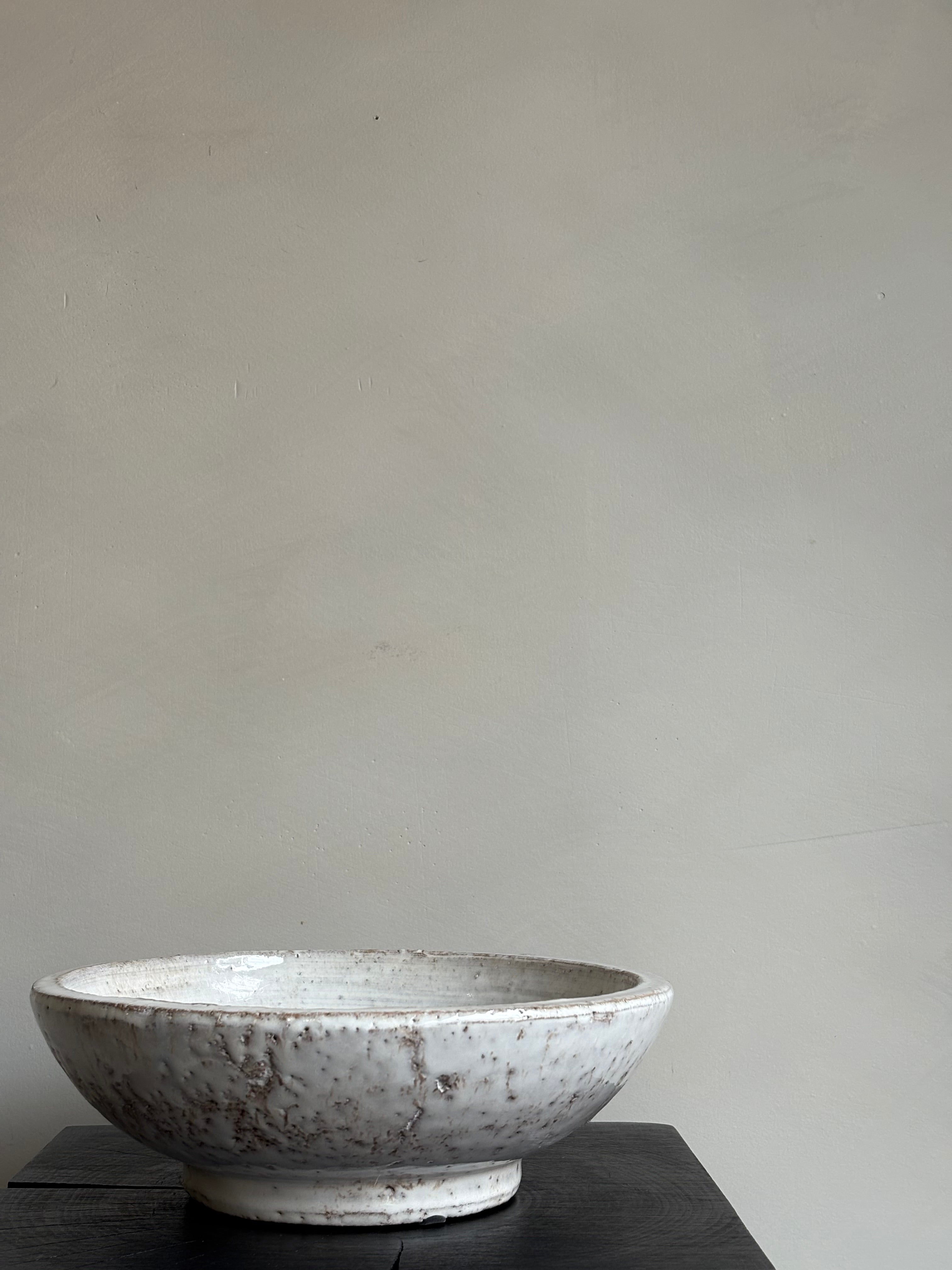 STONEWARE PEDESTAL BOWL