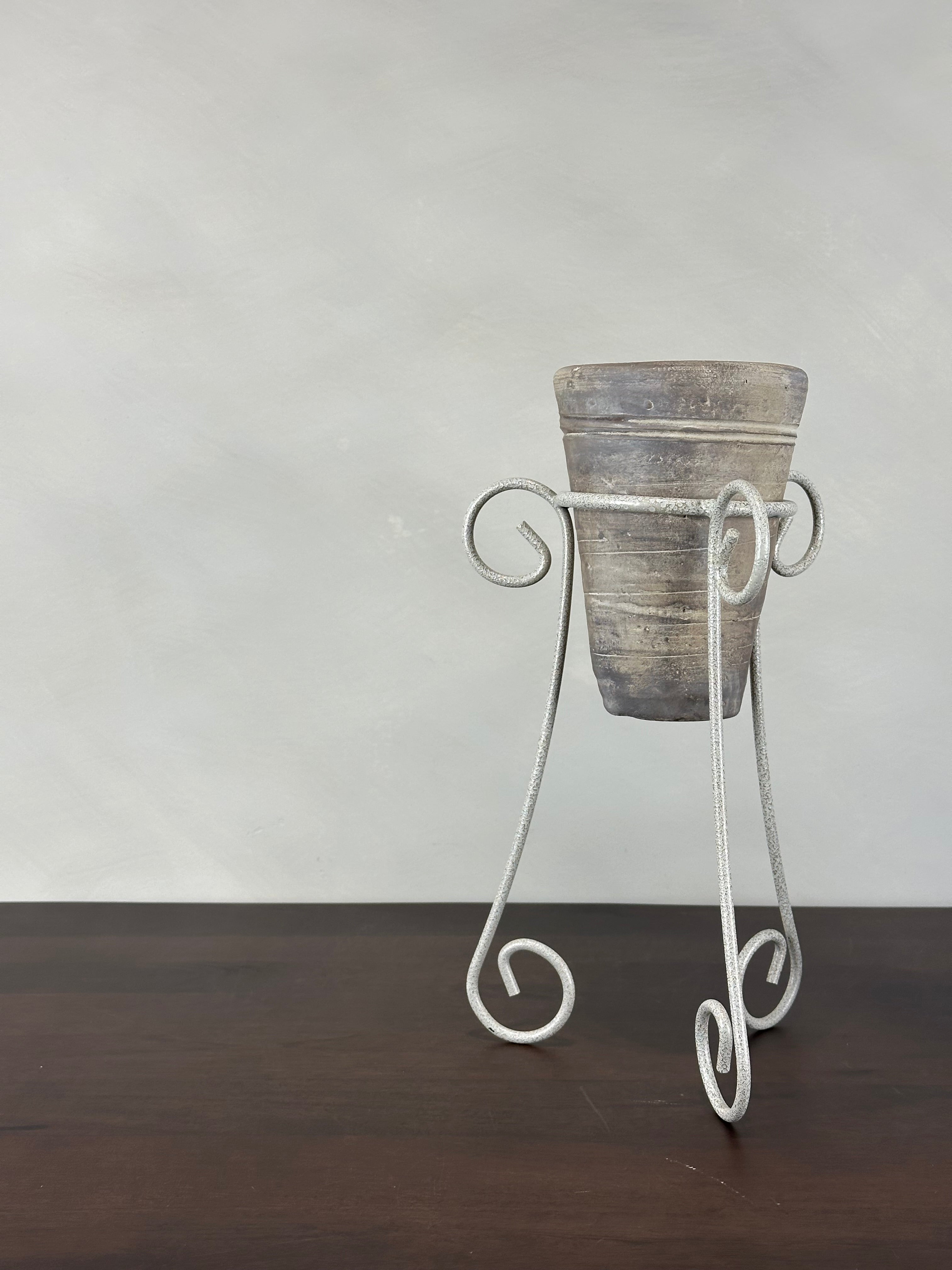 WHITE PLANT STAND