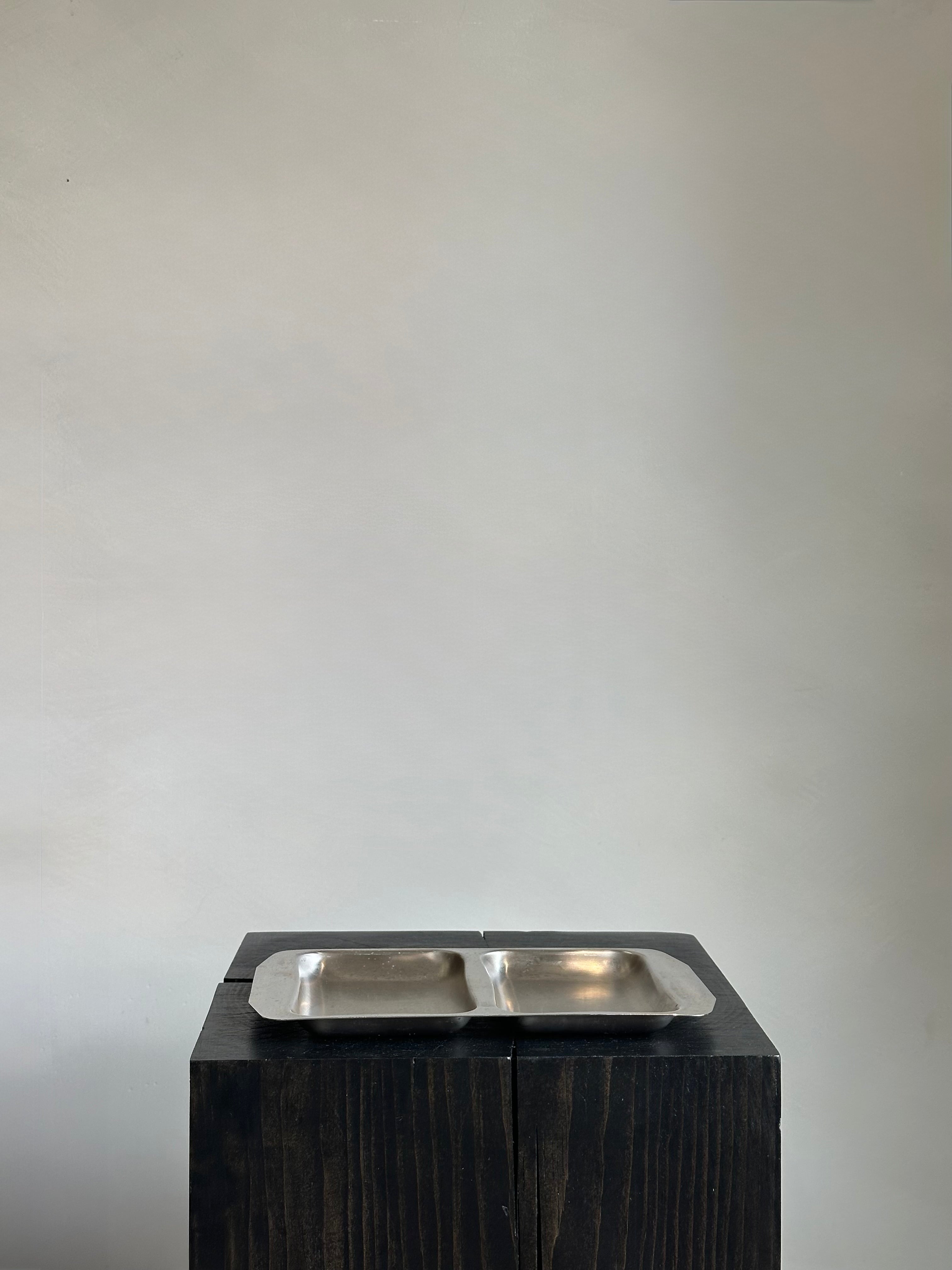 DUAL METAL TRAY