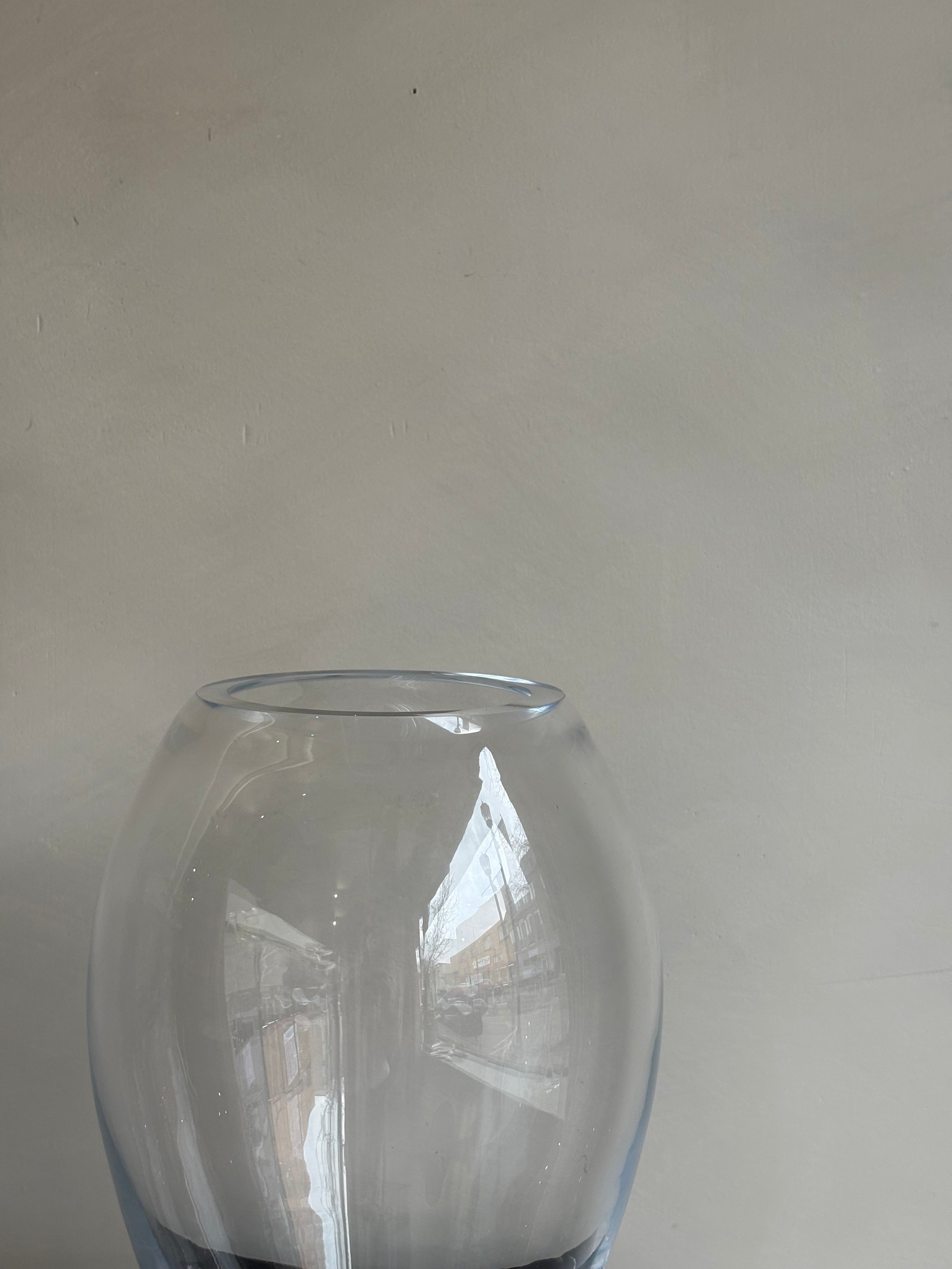 CLASSIC GLASS VASE