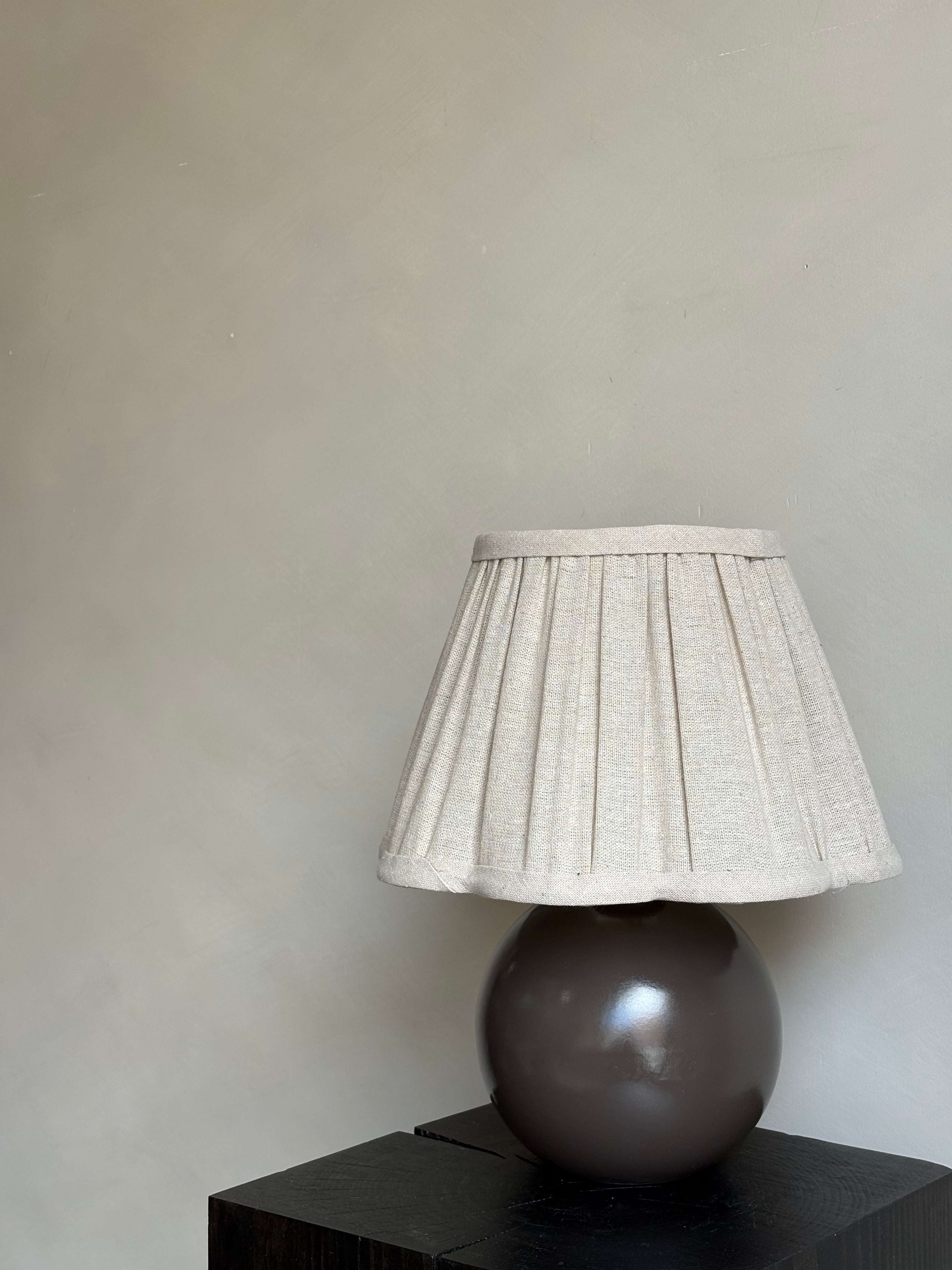 CORDANE PLEATED LINEN TABLE LAMP