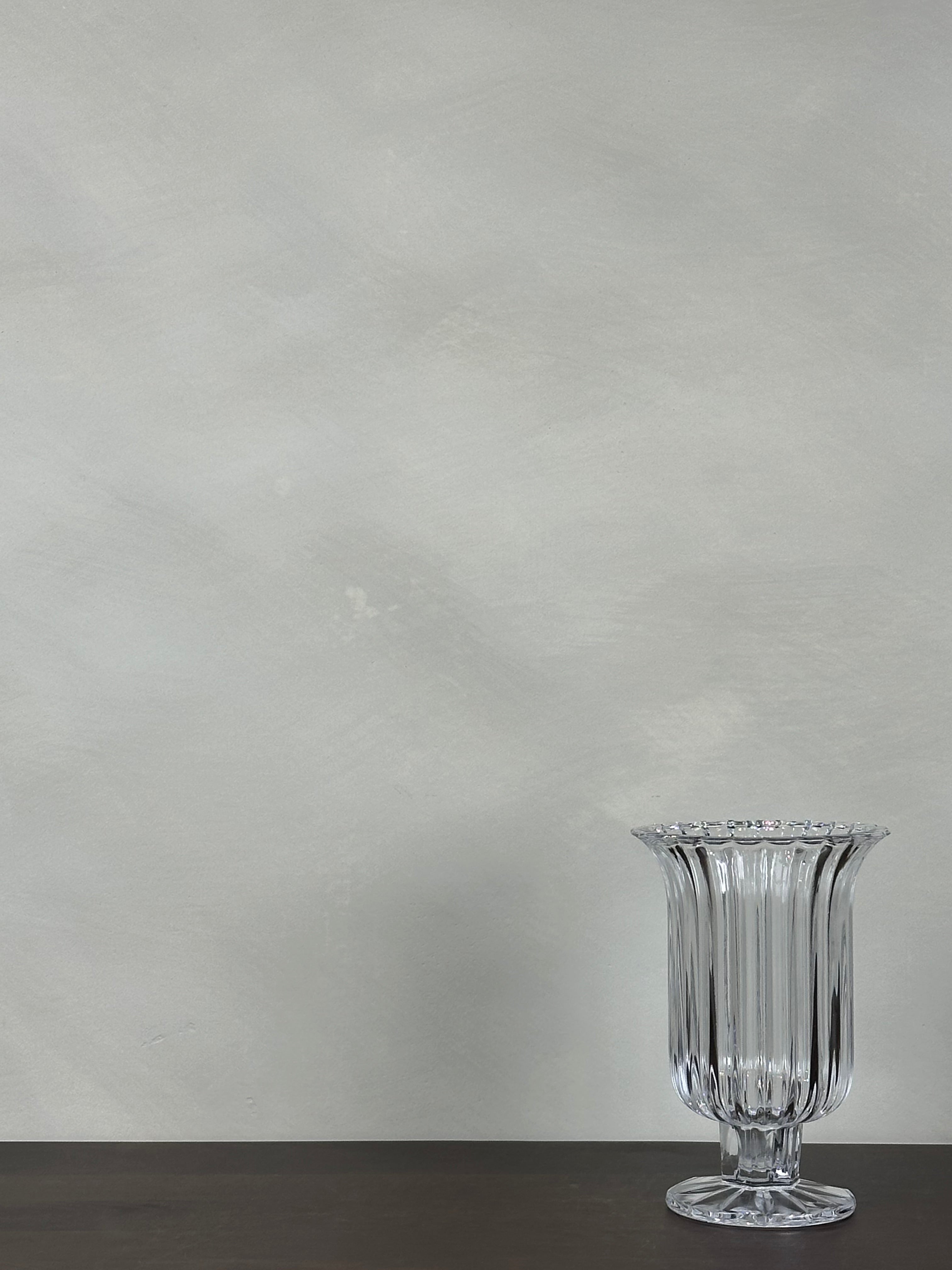 SMALL PEDESTAL VASE