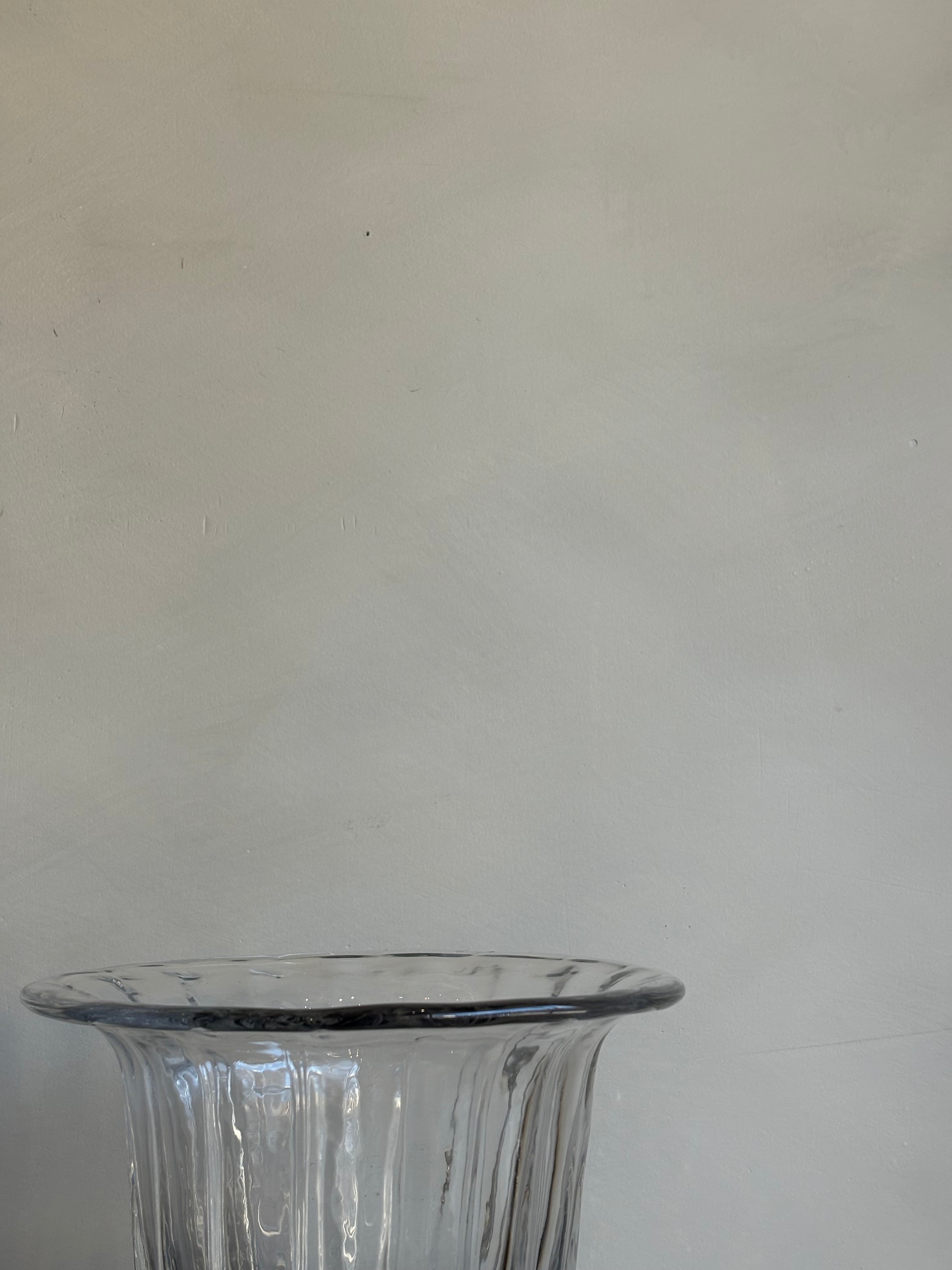 WIDE GLASS VASE